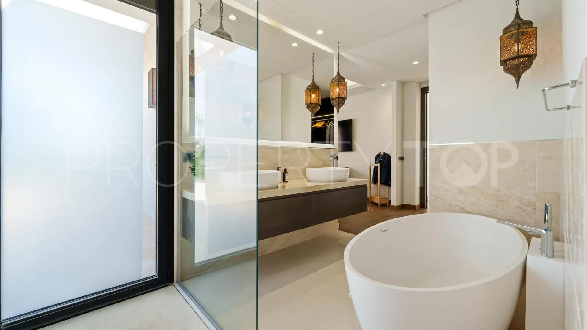 Nueva Andalucia, villa en venta de 6 dormitorios