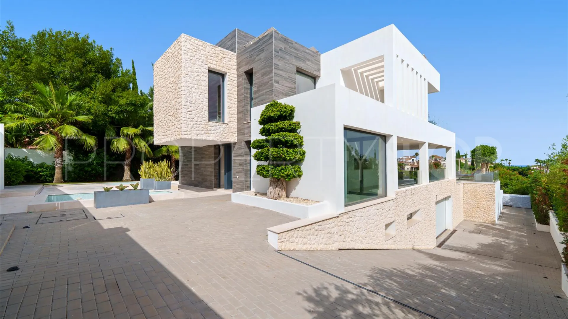 Nueva Andalucia, villa a la venta de 5 dormitorios