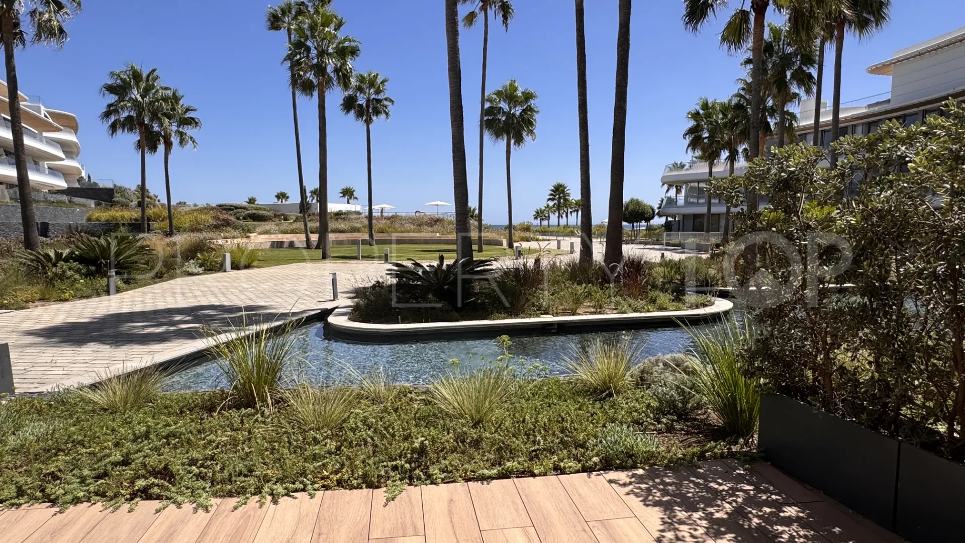 Apartamento planta baja a la venta de 2 dormitorios en Estepona Oeste