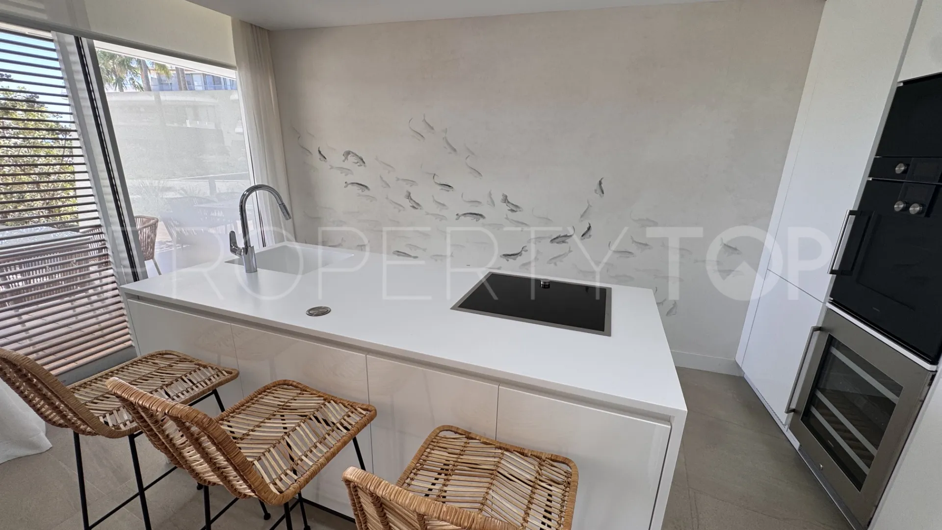 Apartamento planta baja a la venta de 2 dormitorios en Estepona Oeste