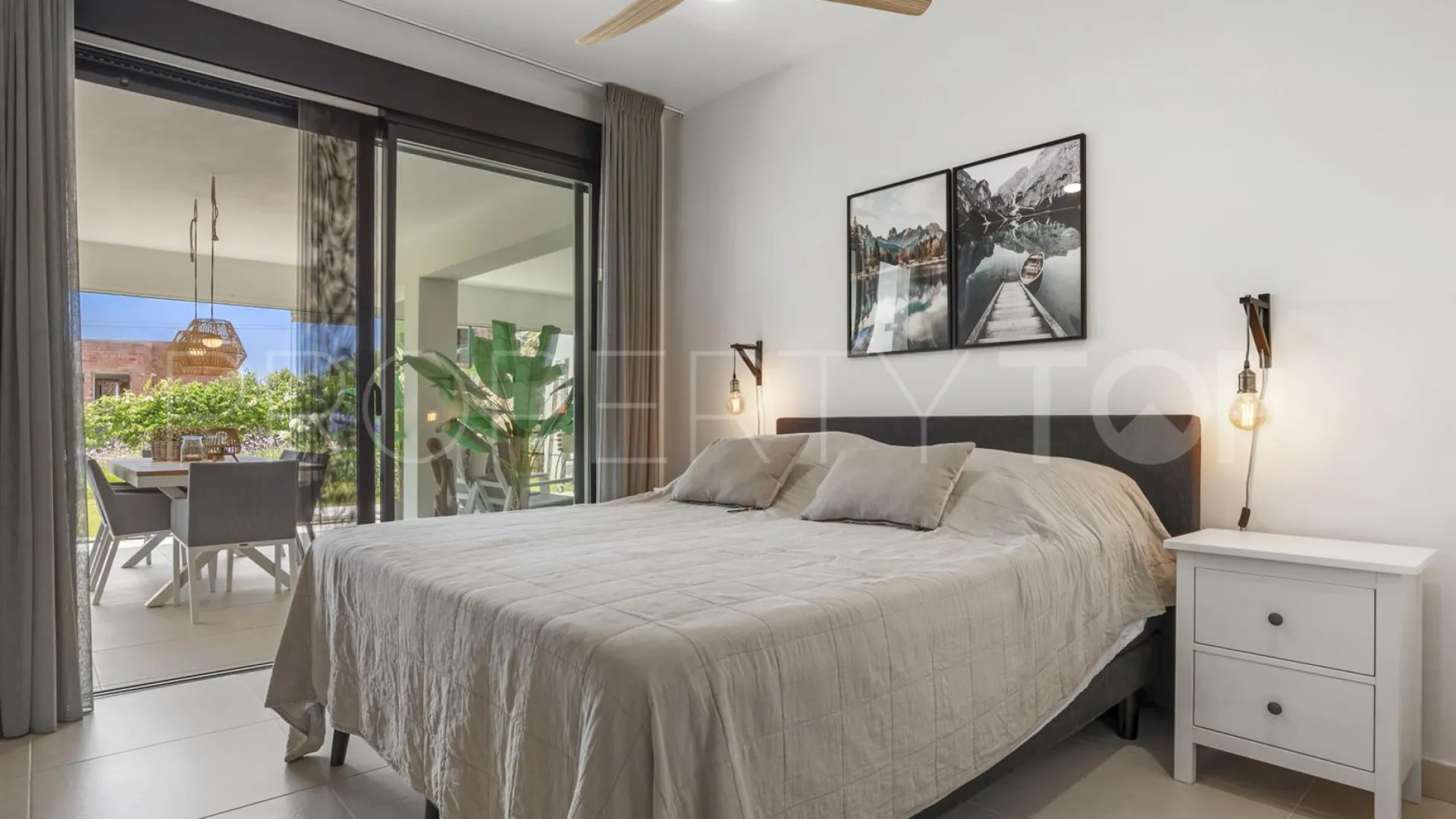 For sale ground floor apartment in Estepona Golf