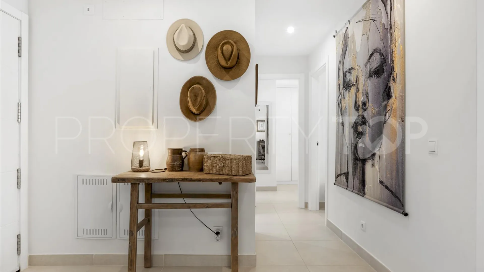 For sale ground floor apartment in Estepona Golf
