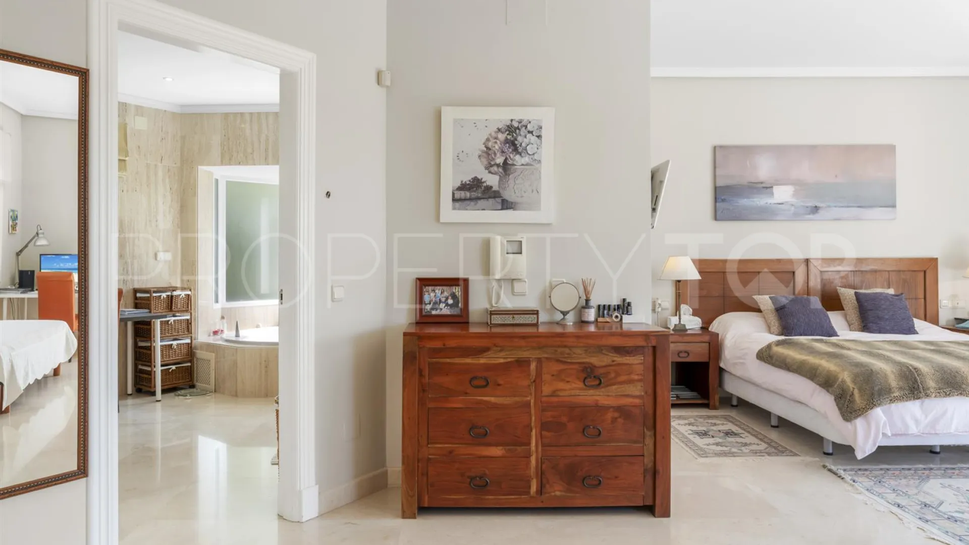 Villa for sale in Paraiso Alto with 6 bedrooms