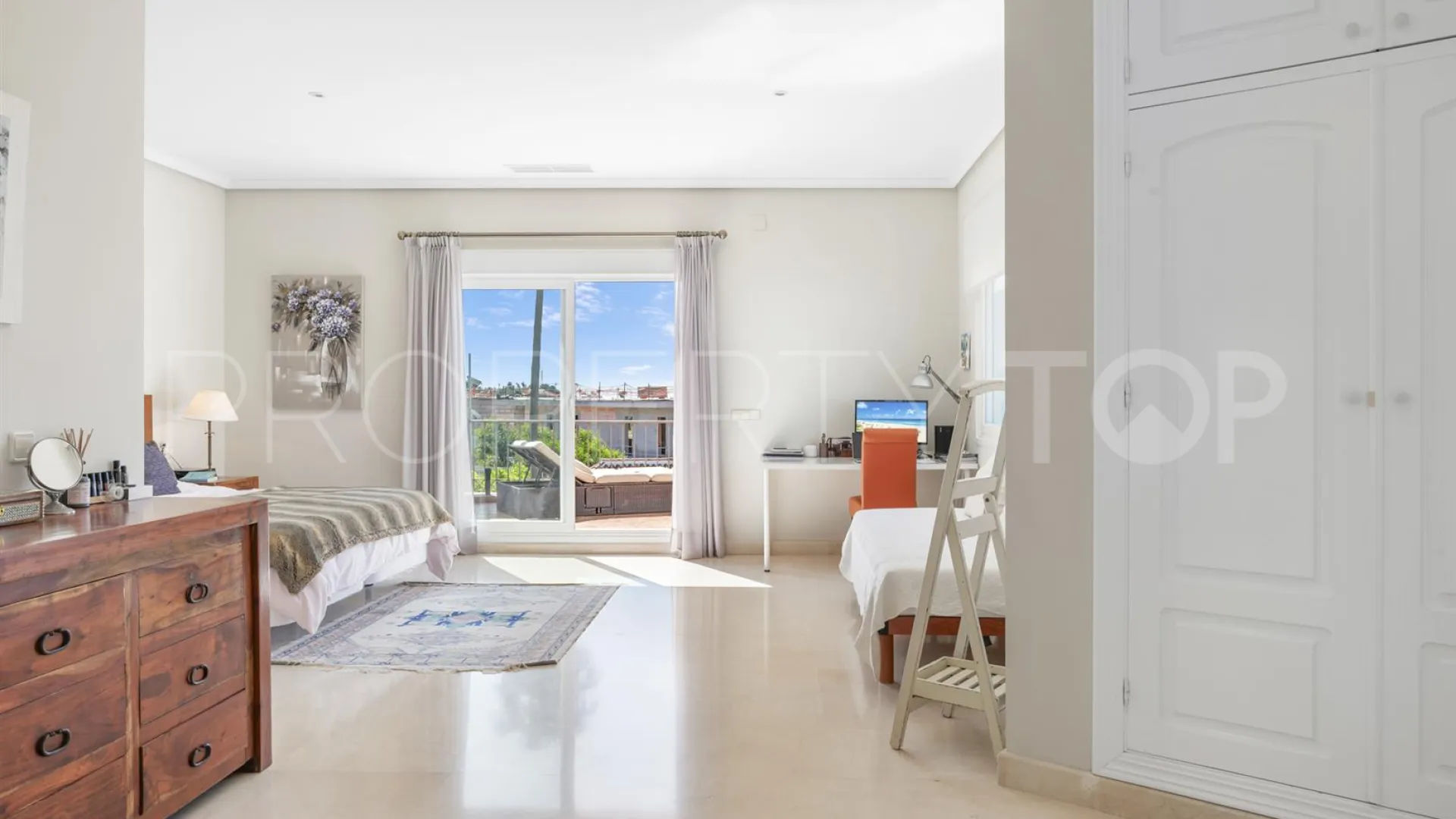 Villa for sale in Paraiso Alto with 6 bedrooms