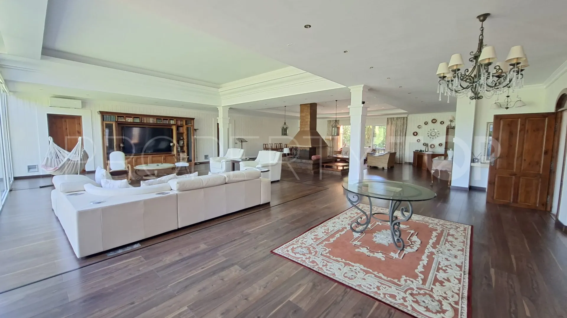Buy Istan finca with 5 bedrooms