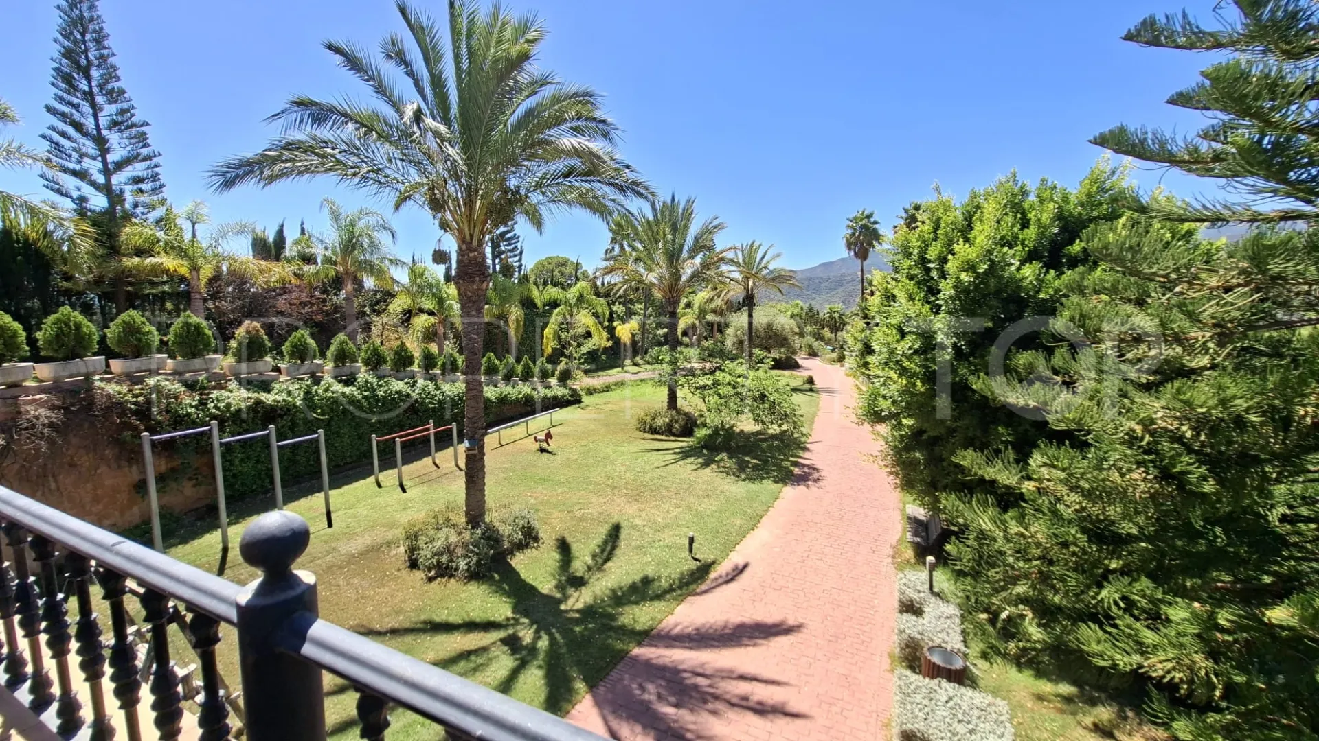Buy Istan finca with 5 bedrooms
