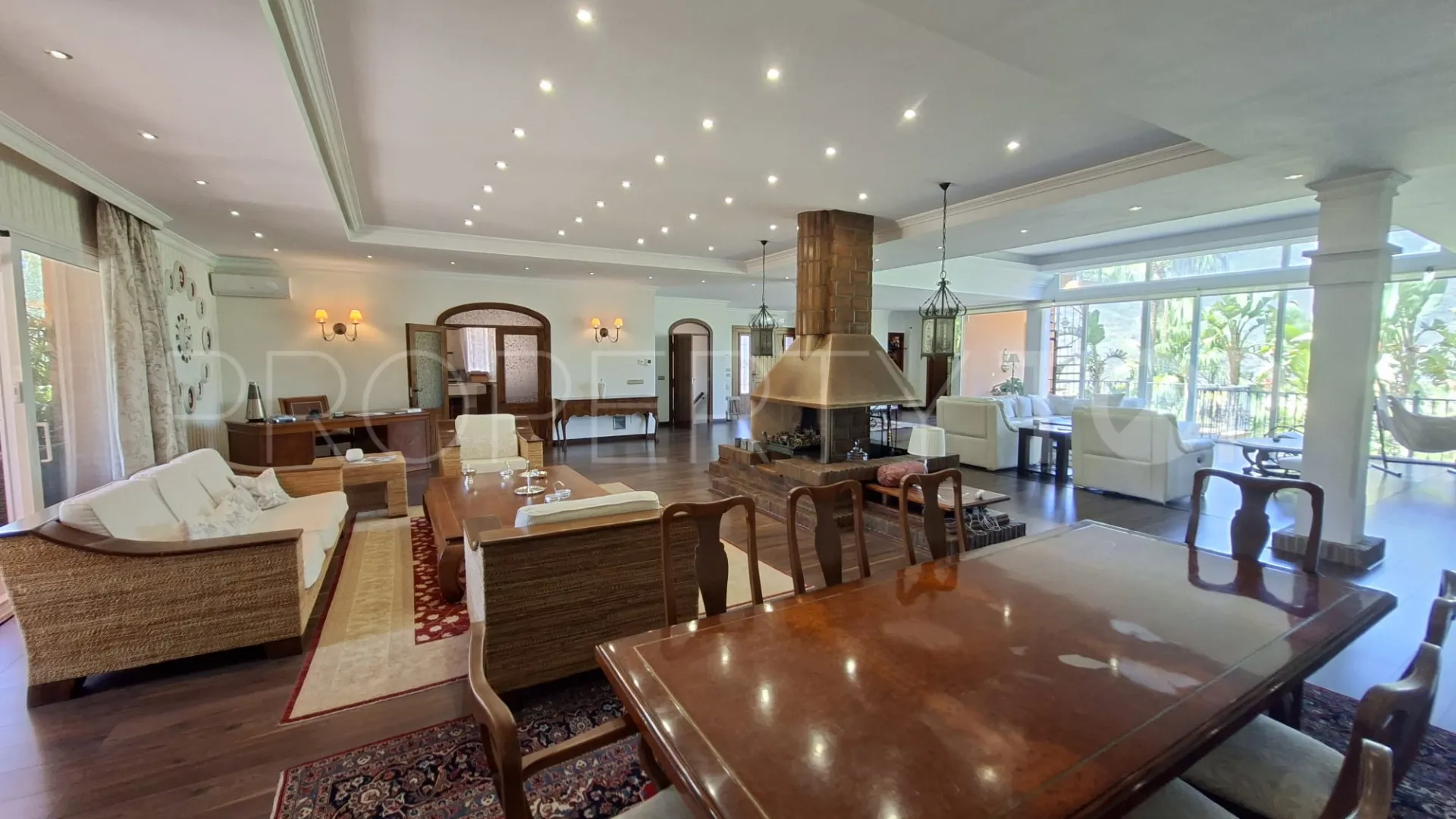 Buy Istan finca with 5 bedrooms