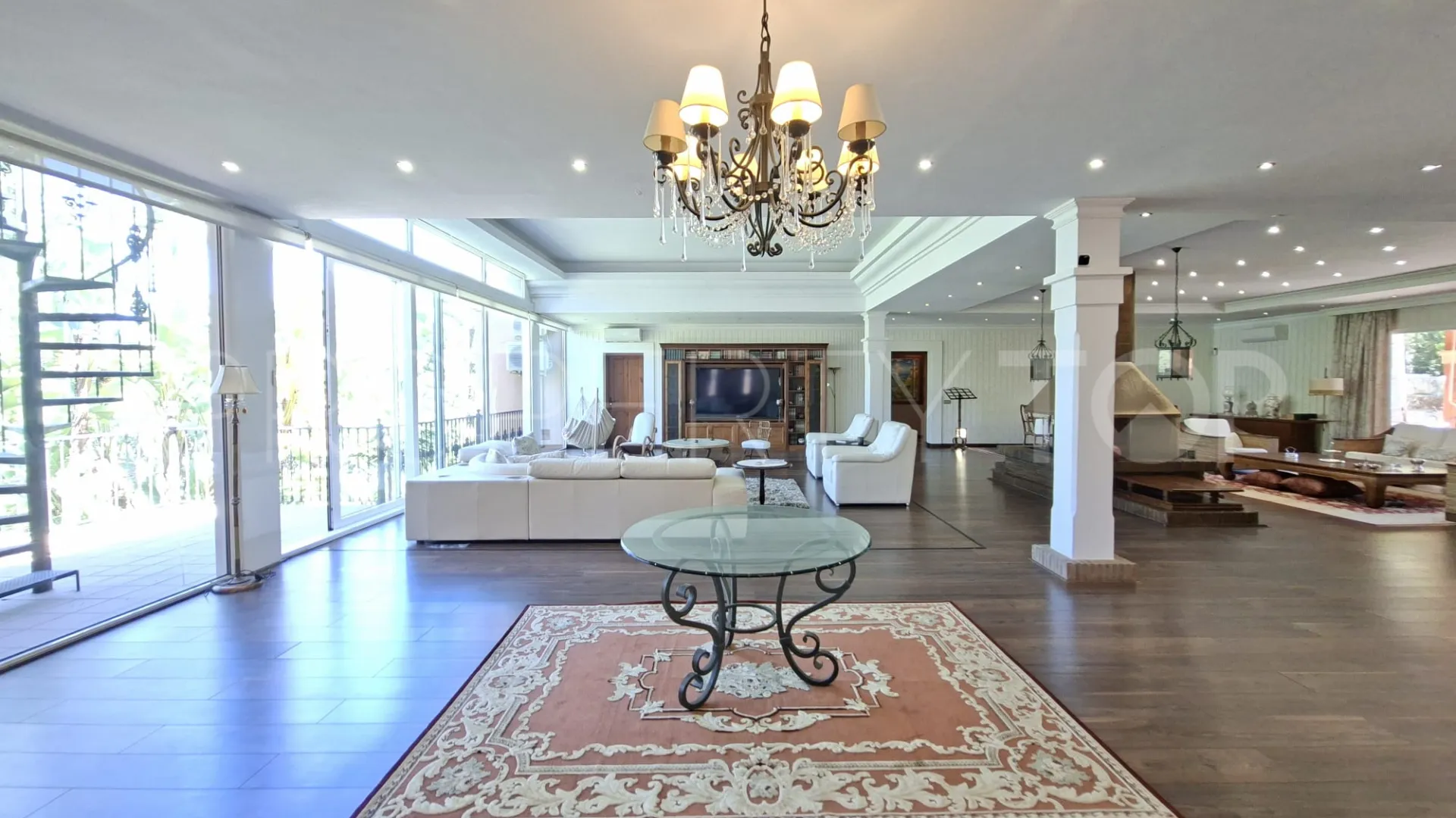 Buy Istan finca with 5 bedrooms