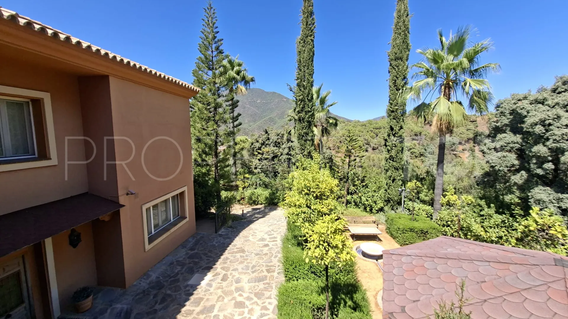 Buy Istan finca with 5 bedrooms