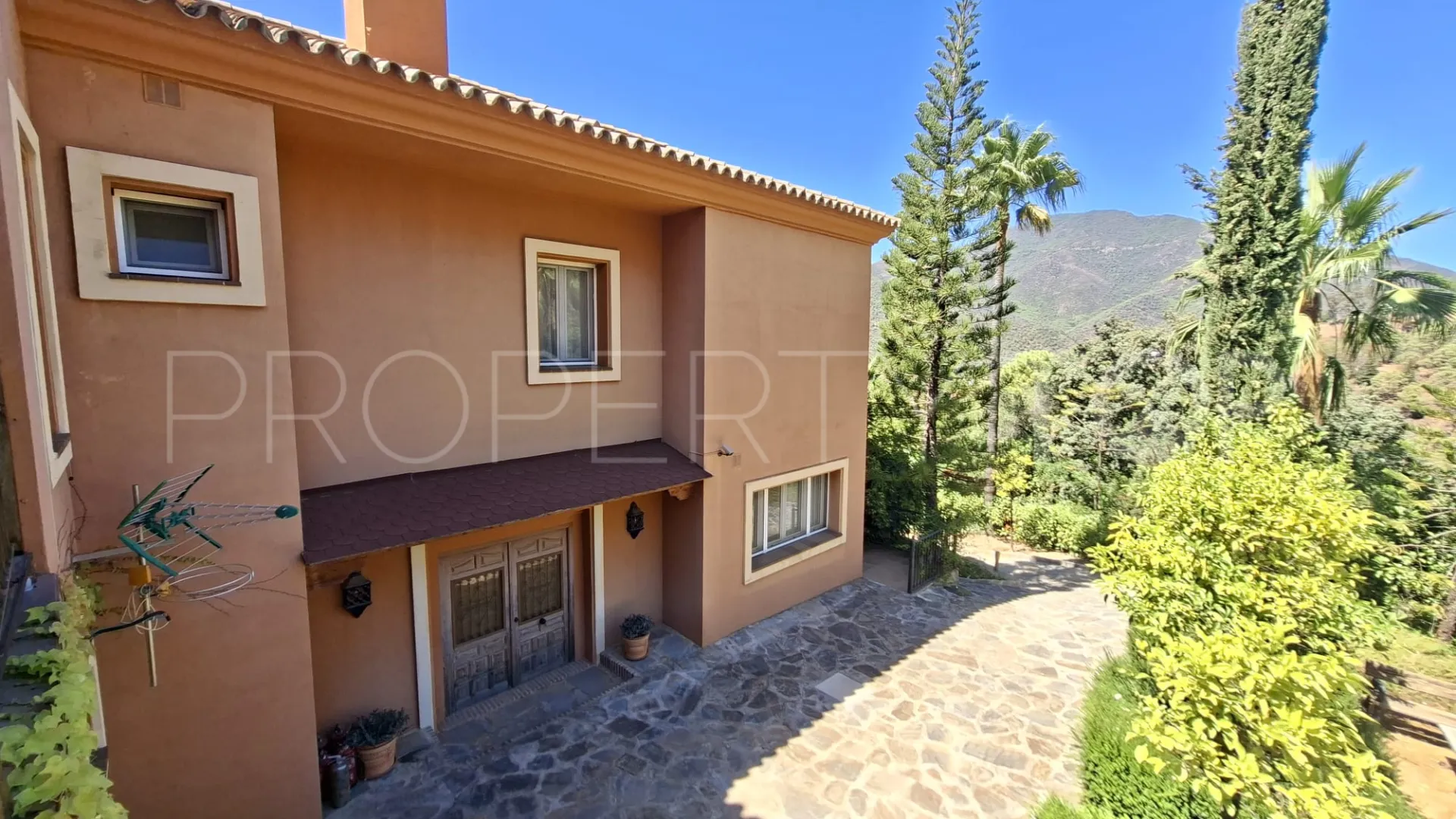 Buy Istan finca with 5 bedrooms