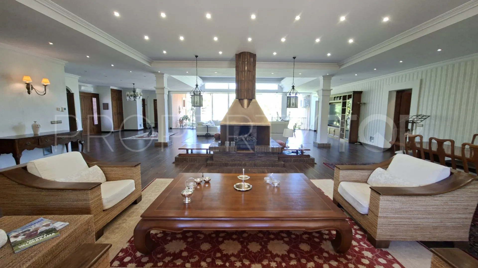 Buy Istan finca with 5 bedrooms