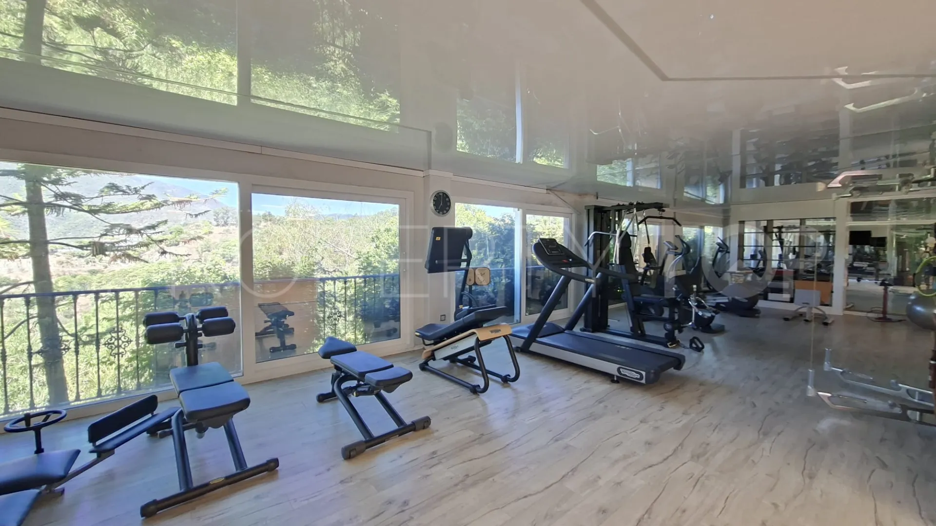 Buy Istan finca with 5 bedrooms