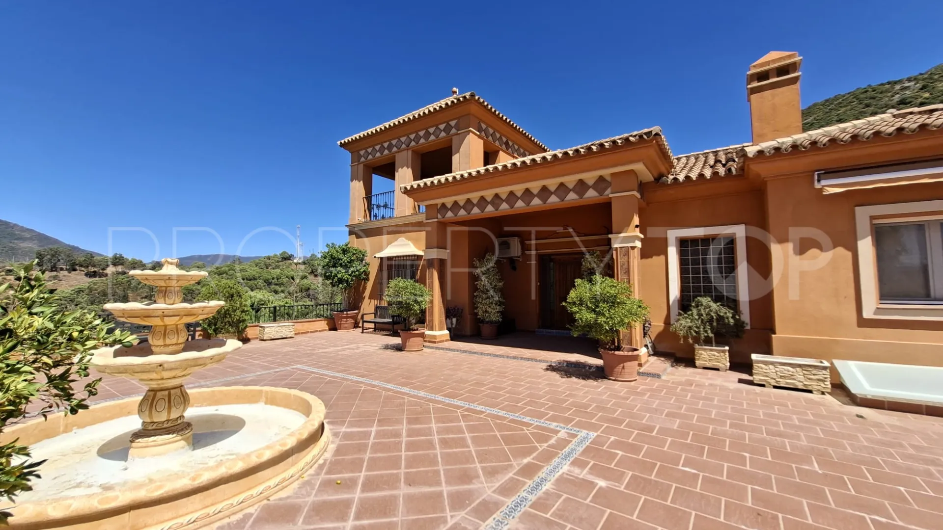 Buy Istan finca with 5 bedrooms