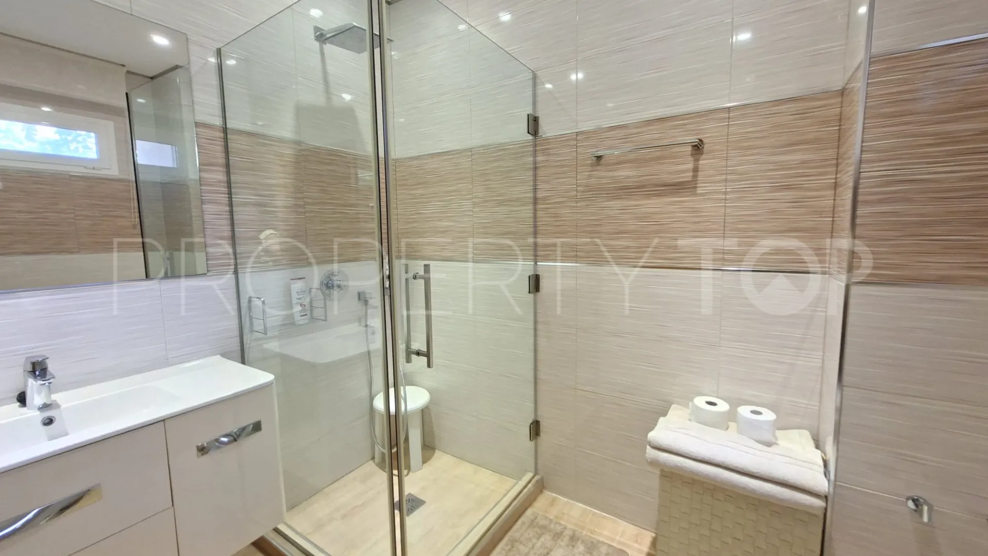Buy Istan finca with 5 bedrooms