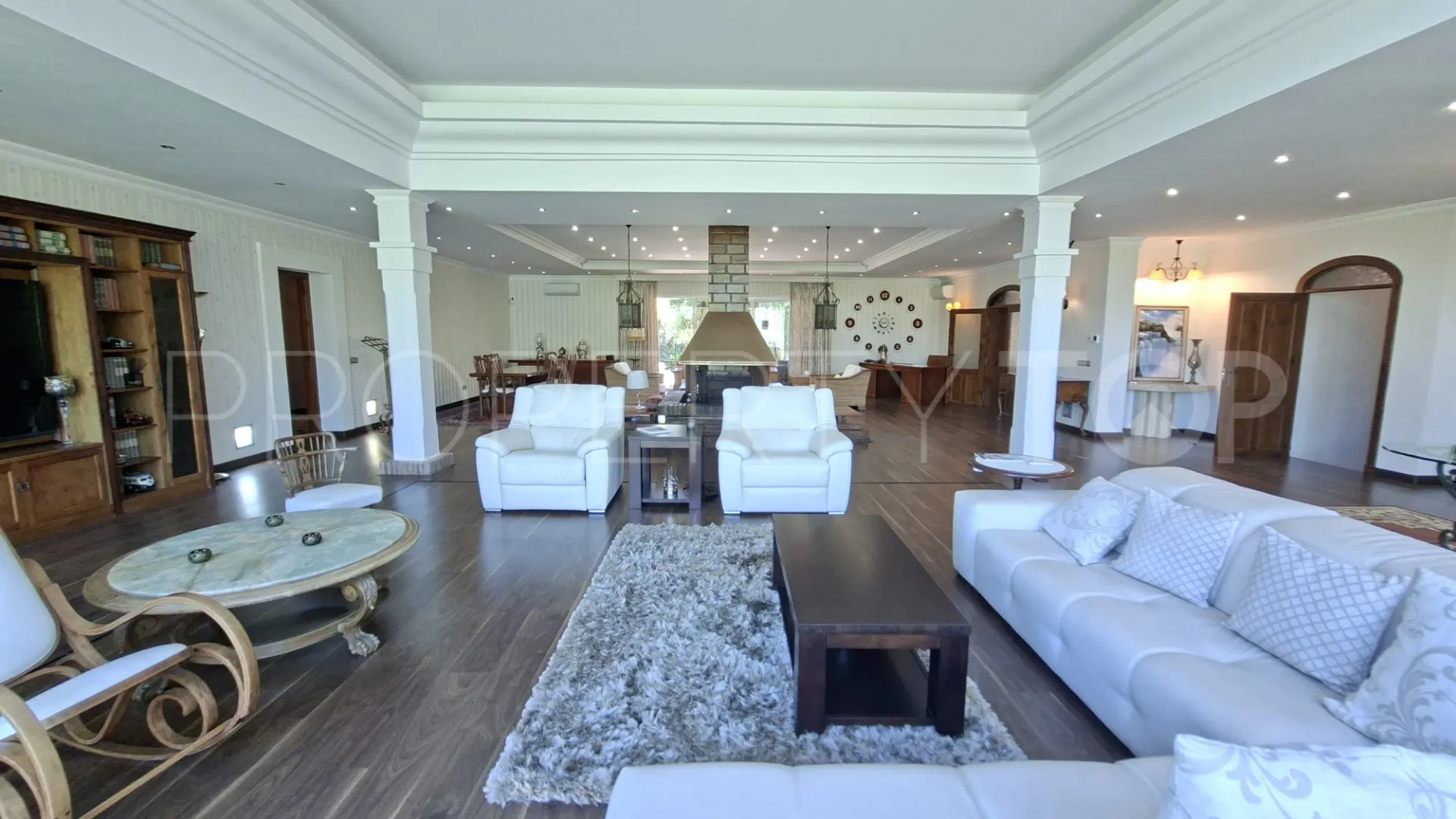 Buy Istan finca with 5 bedrooms