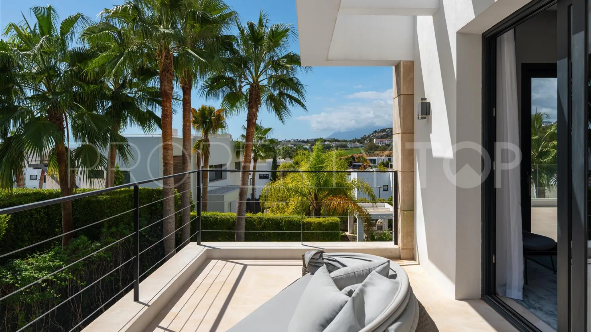Comprar villa en Nueva Andalucia con 5 dormitorios