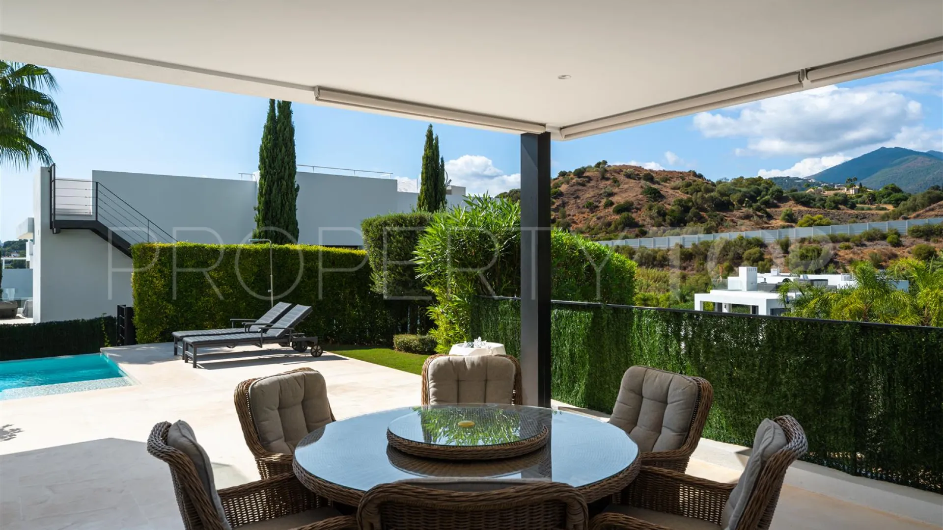 Comprar villa en Nueva Andalucia con 5 dormitorios