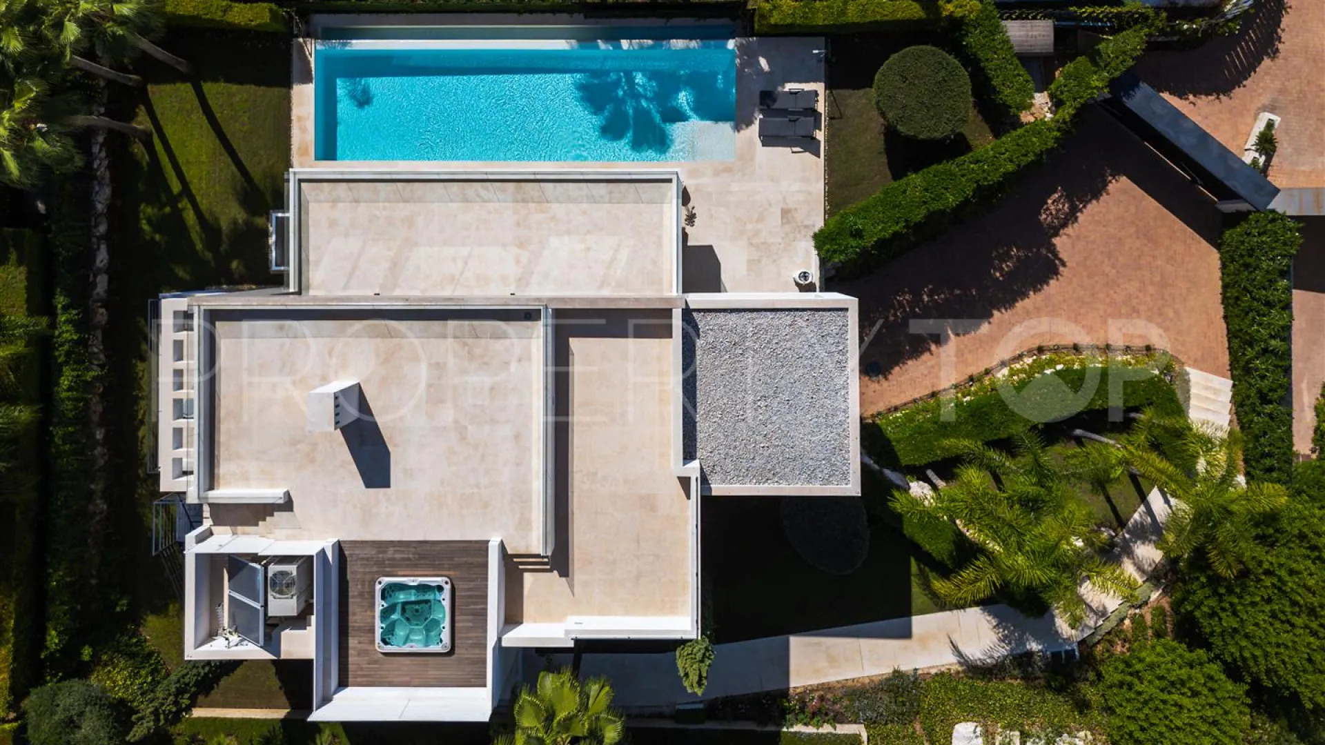 Comprar villa en Nueva Andalucia con 5 dormitorios