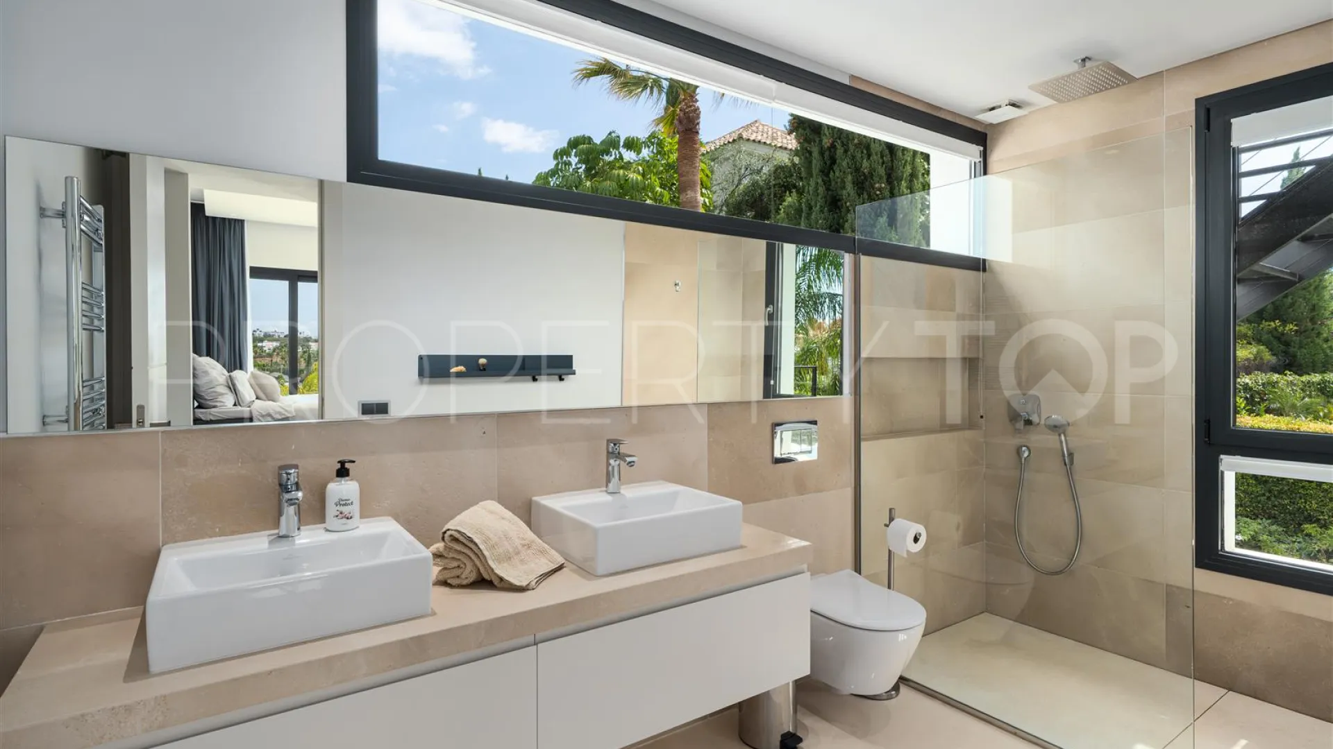 Comprar villa en Nueva Andalucia con 5 dormitorios