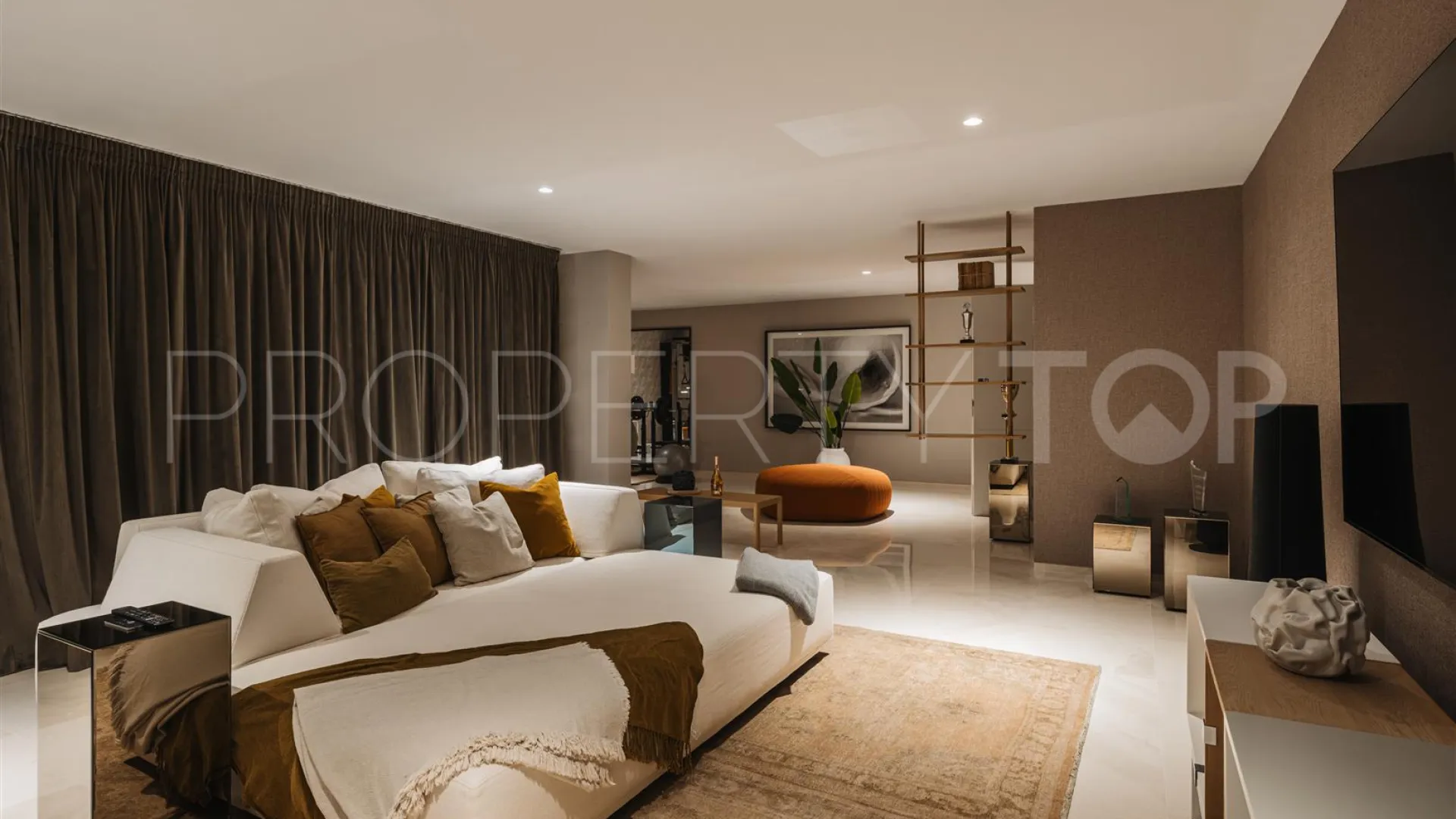 Comprar villa en Nueva Andalucia con 5 dormitorios
