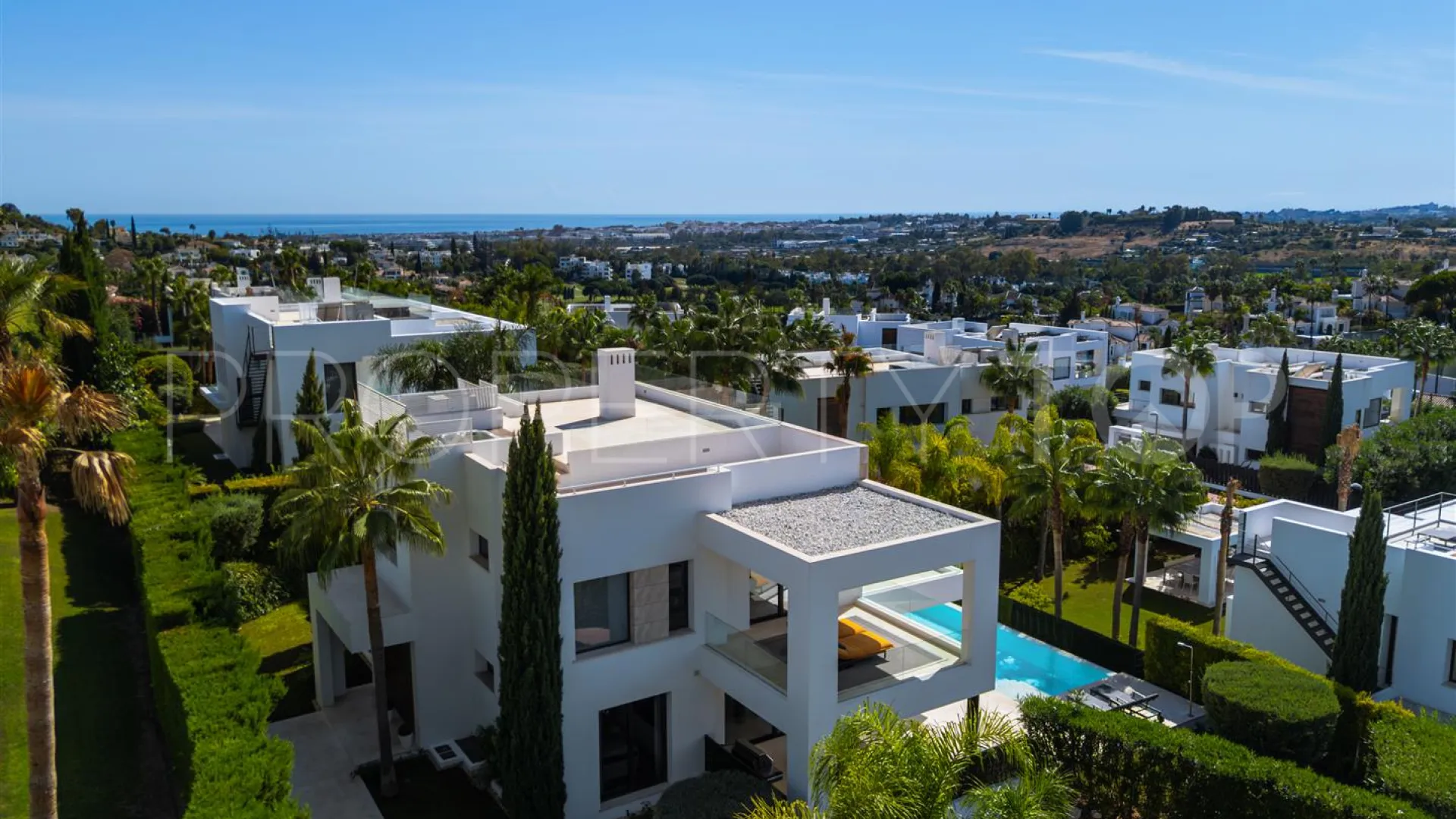 Comprar villa en Nueva Andalucia con 5 dormitorios
