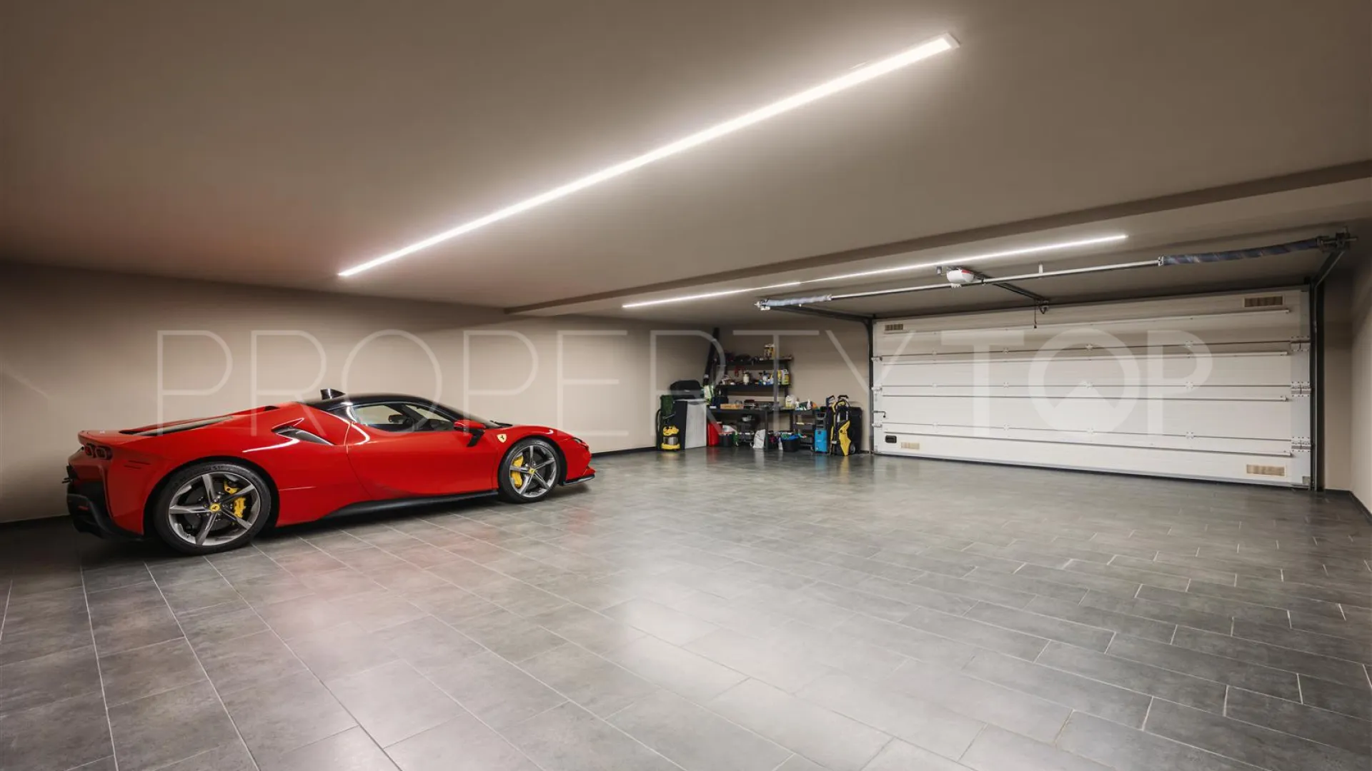 Comprar villa en Nueva Andalucia con 5 dormitorios