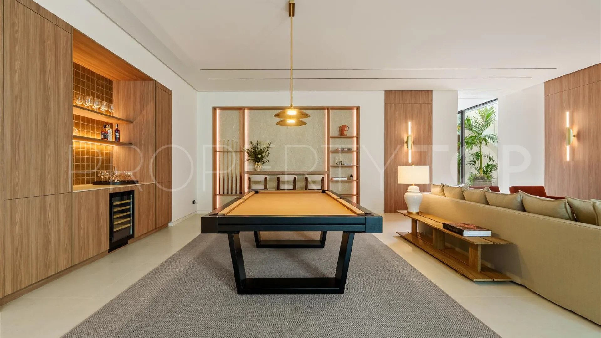 For sale 5 bedrooms villa in Marbella Golden Mile
