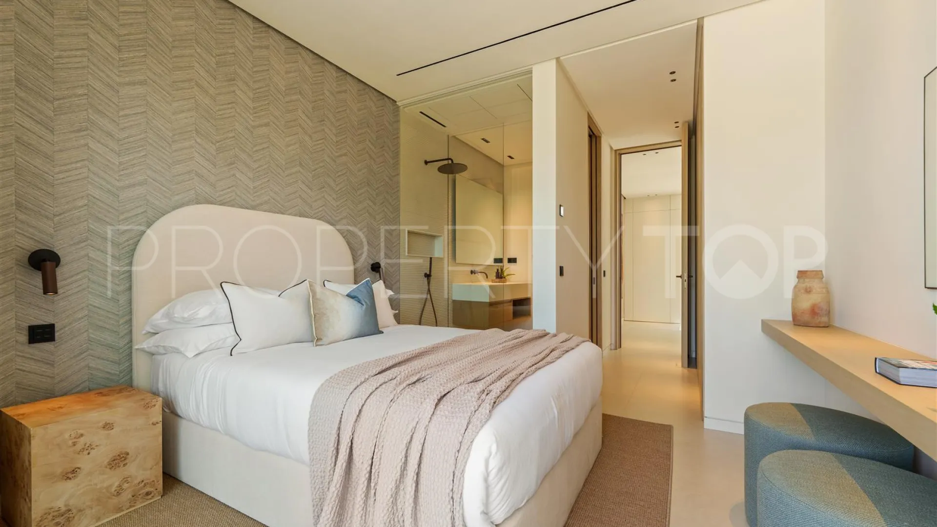 For sale 5 bedrooms villa in Marbella Golden Mile