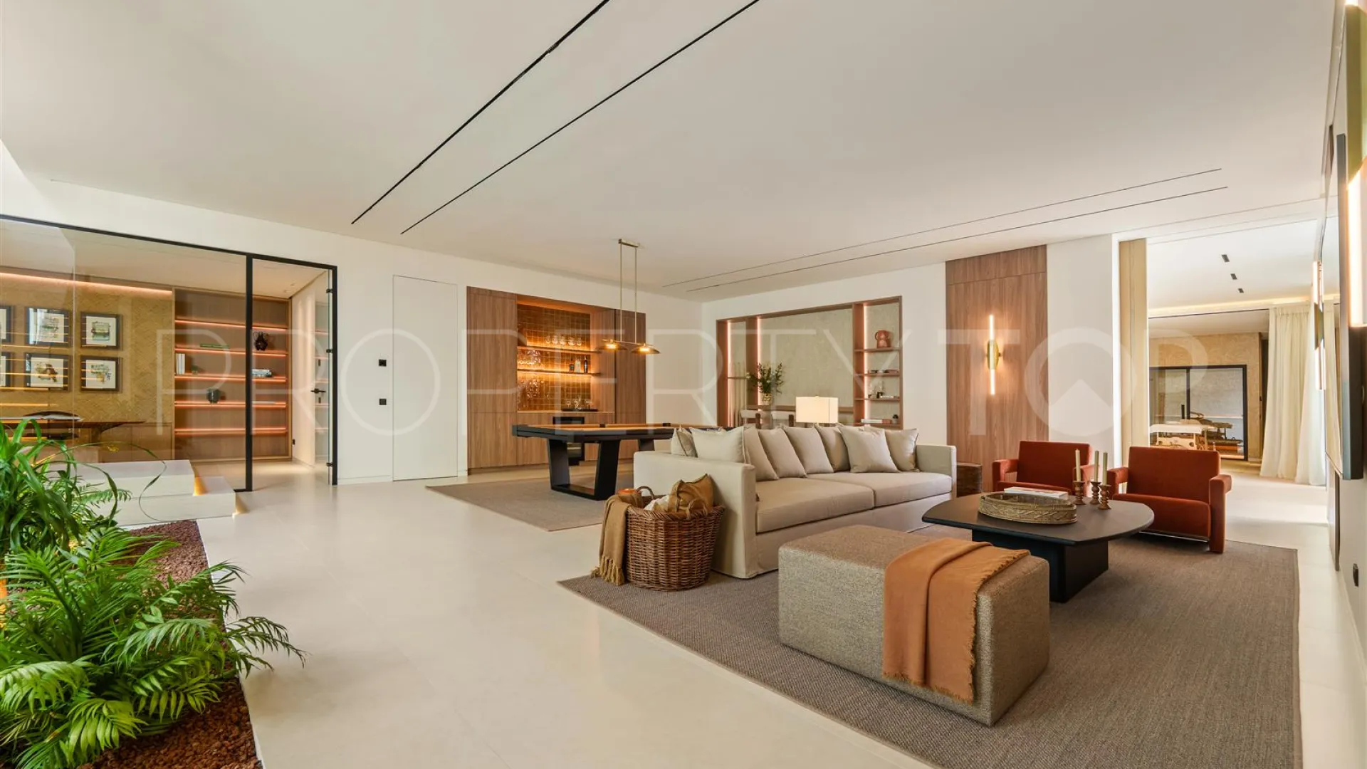 For sale 5 bedrooms villa in Marbella Golden Mile
