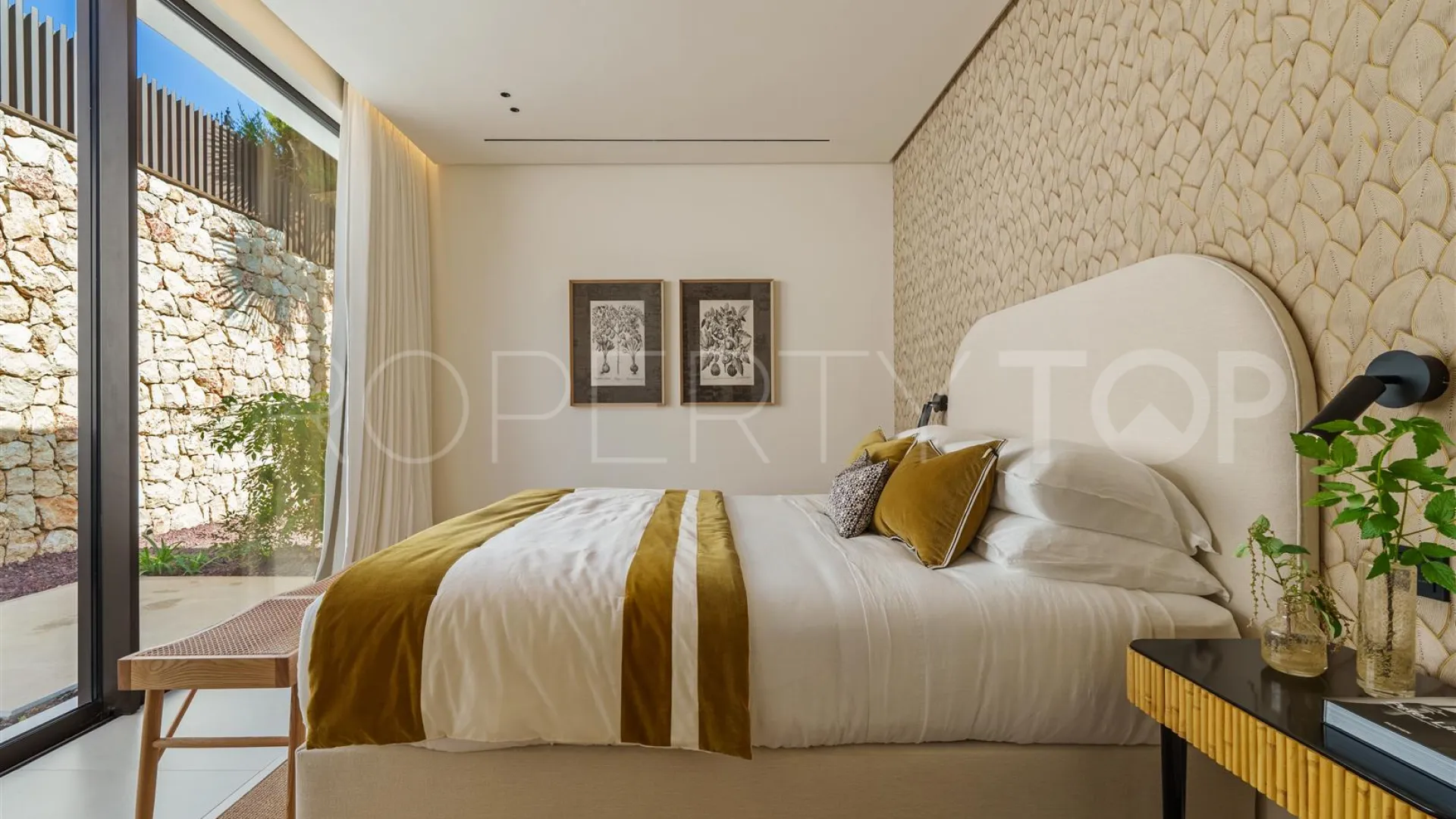 For sale 5 bedrooms villa in Marbella Golden Mile