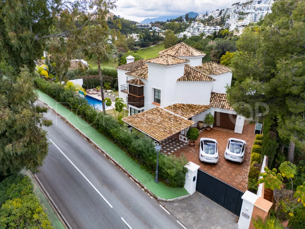 Villa de 4 dormitorios a la venta en La Quinta