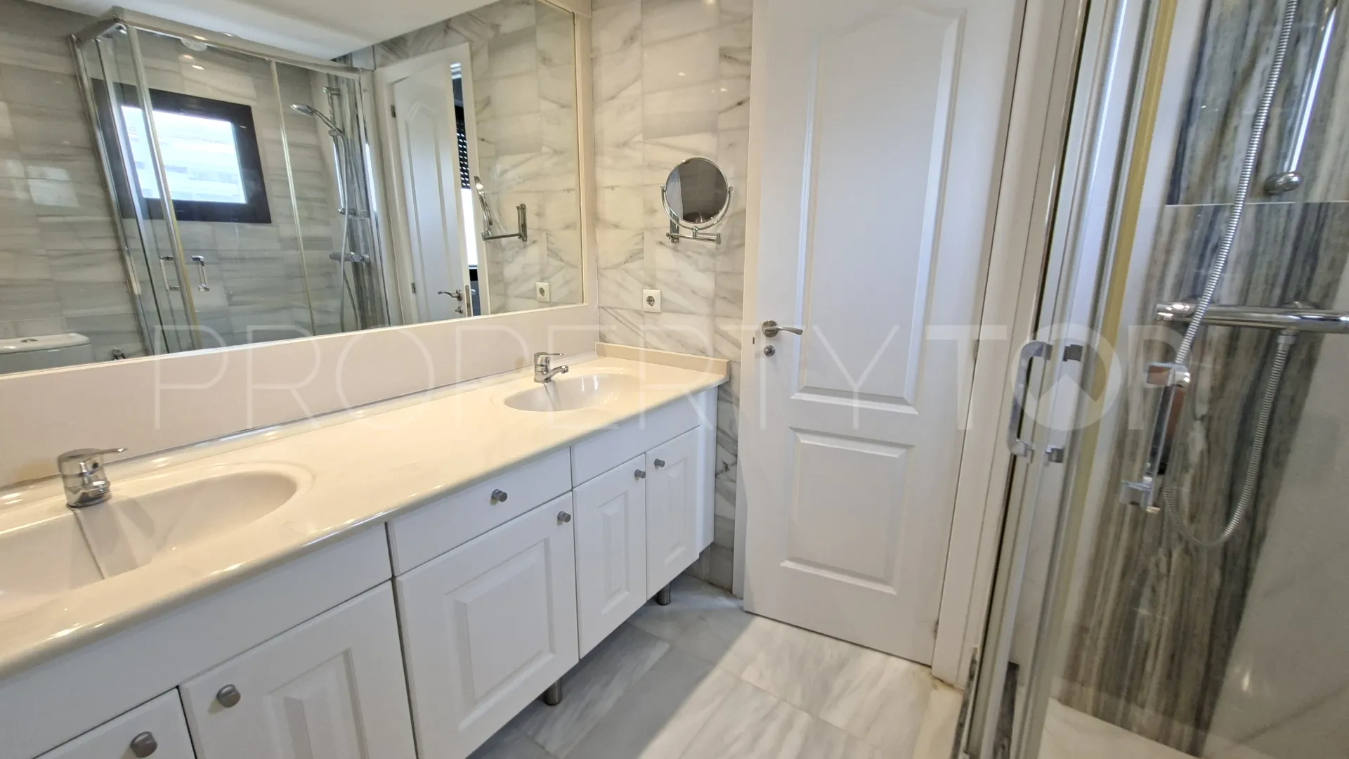 For sale Jardines del Puerto penthouse with 3 bedrooms