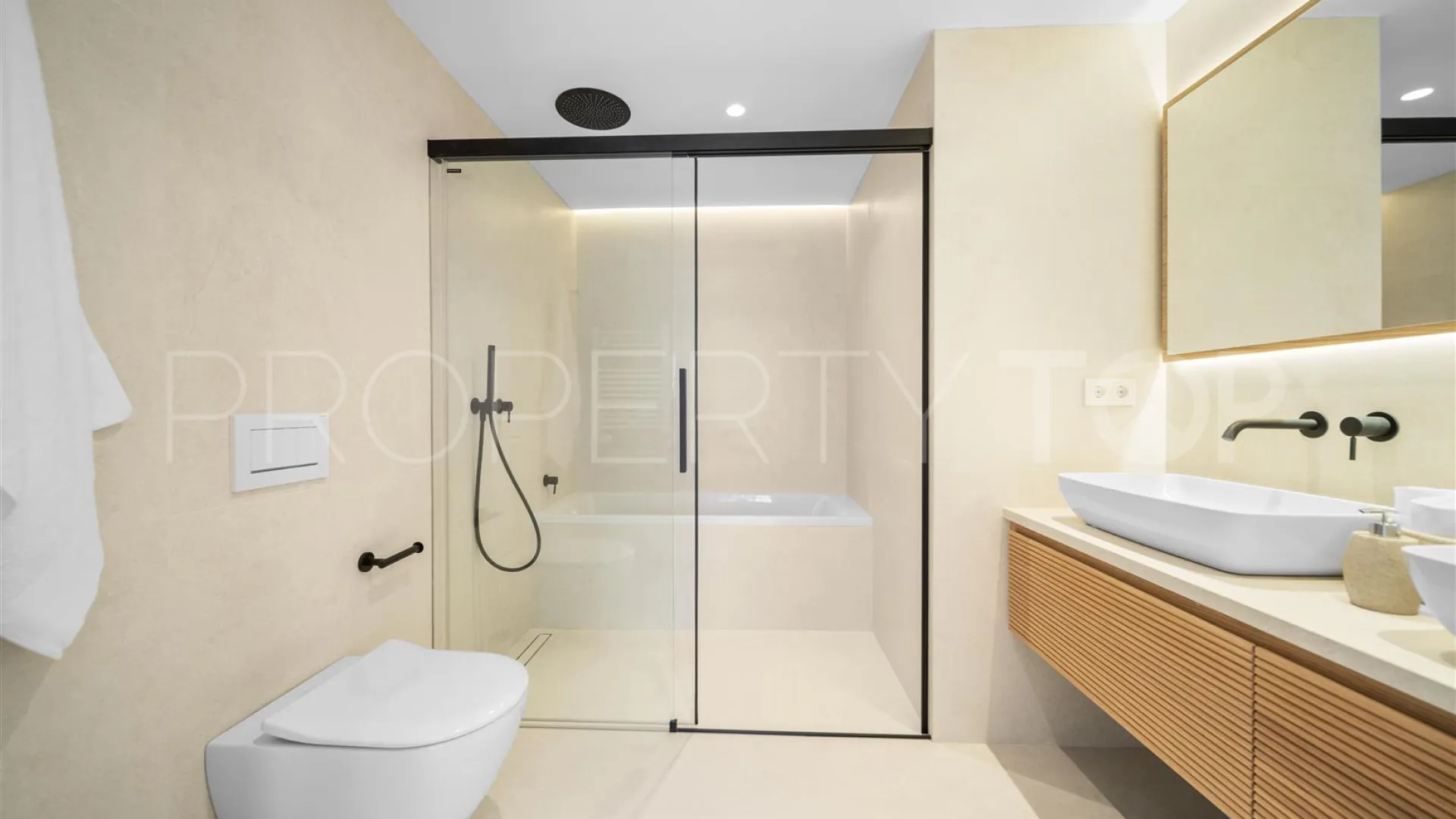 Nueva Andalucia, adosado de 3 dormitorios en venta