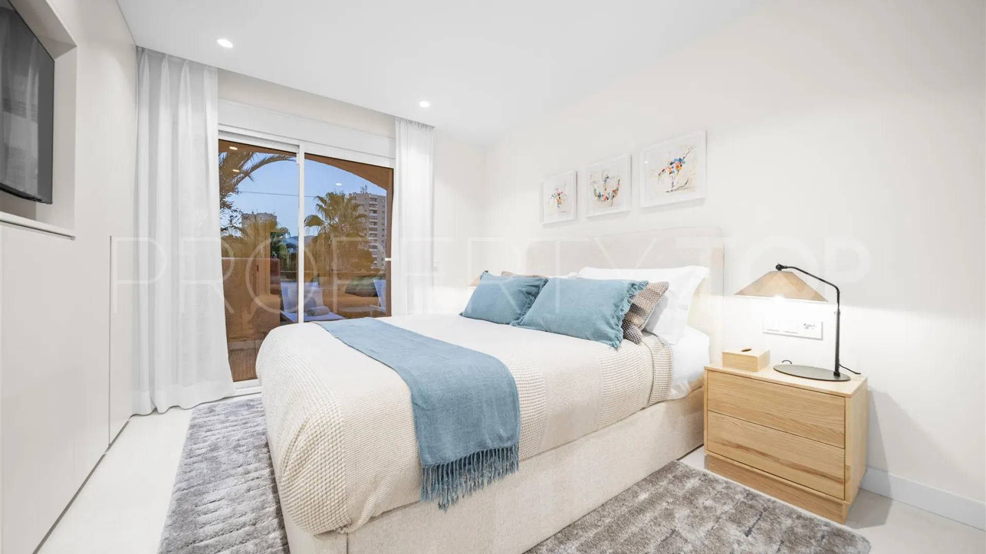 Nueva Andalucia, adosado de 3 dormitorios en venta