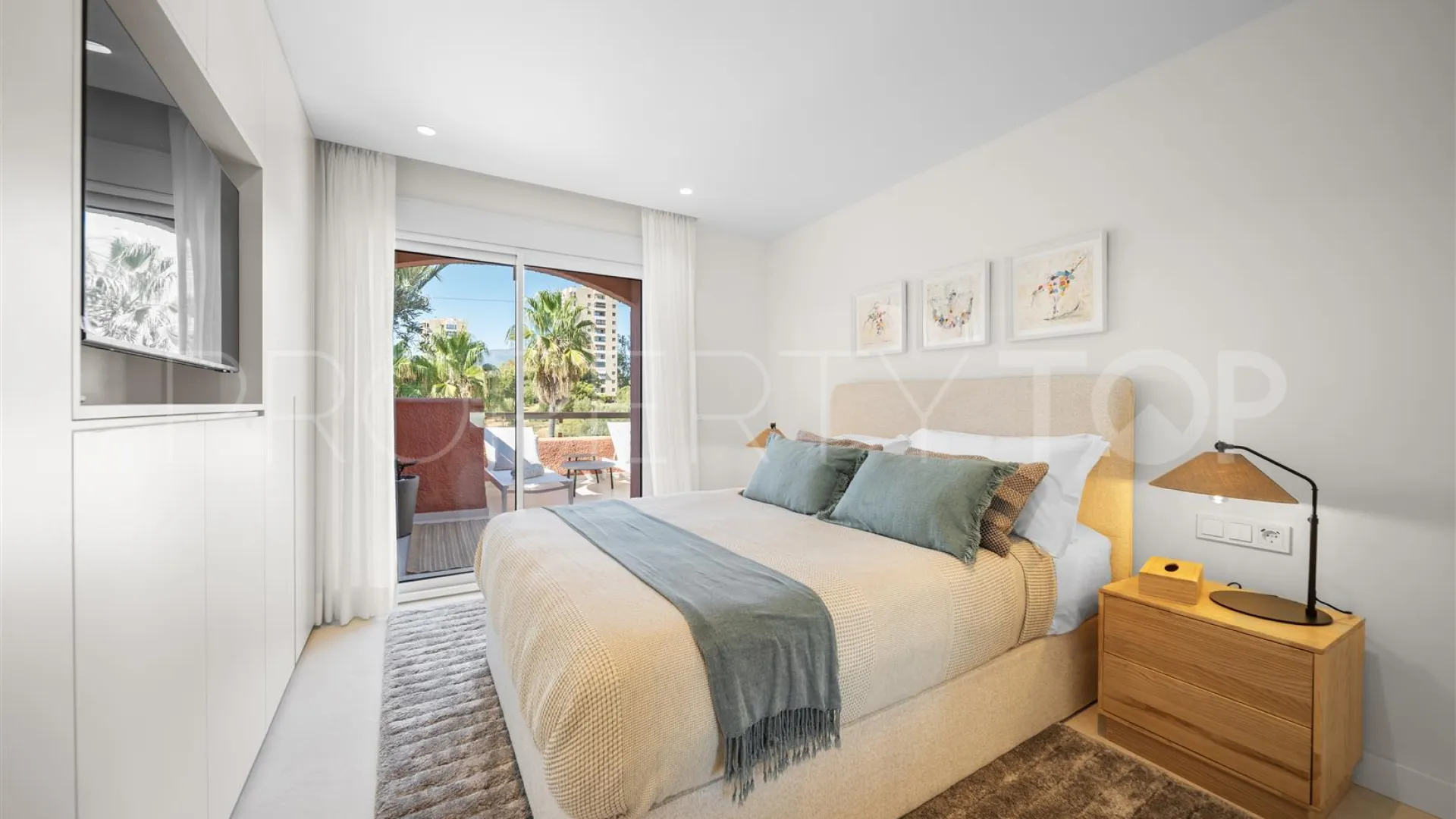 Nueva Andalucia, adosado de 3 dormitorios en venta
