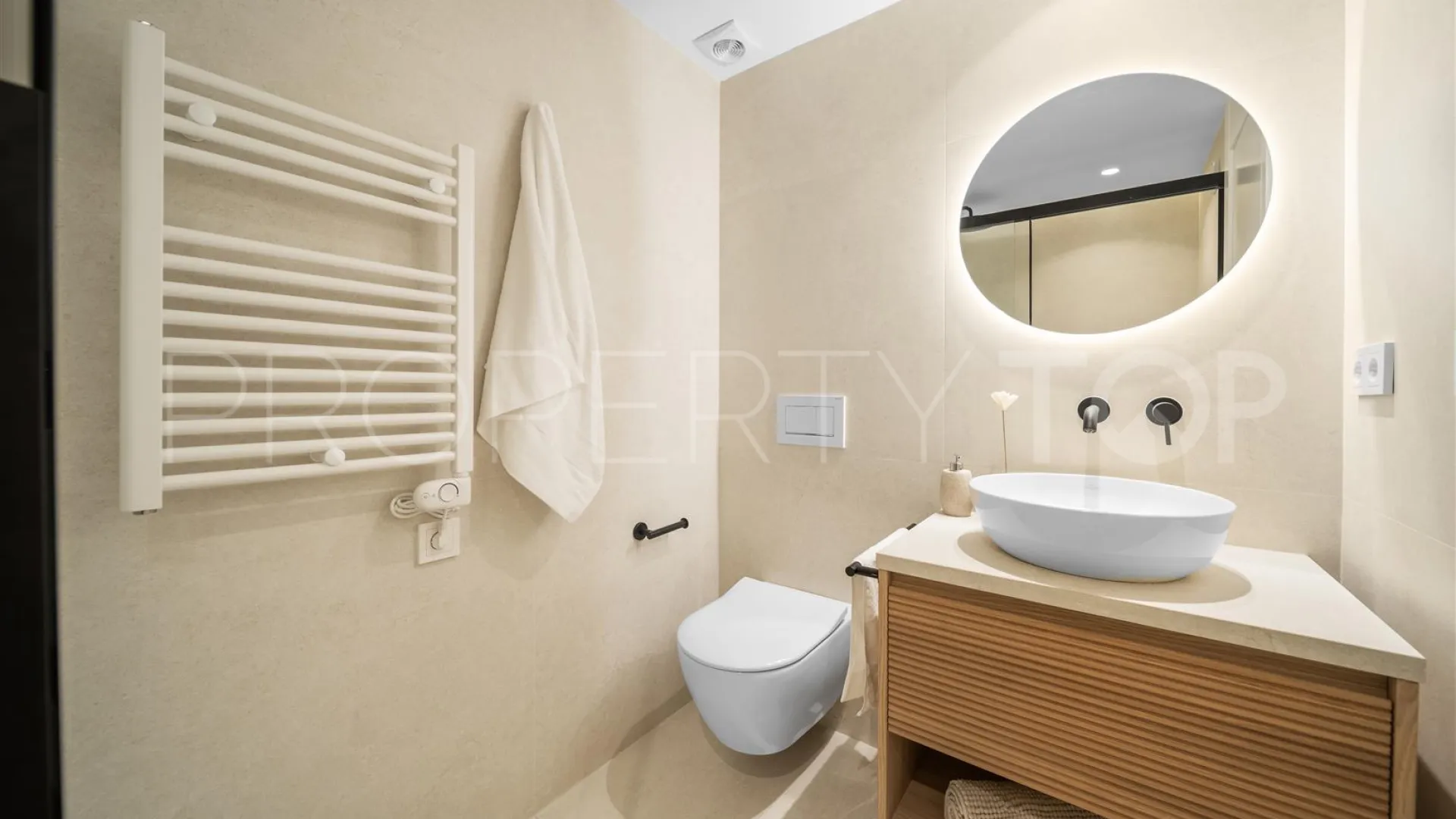 Nueva Andalucia, adosado de 3 dormitorios en venta