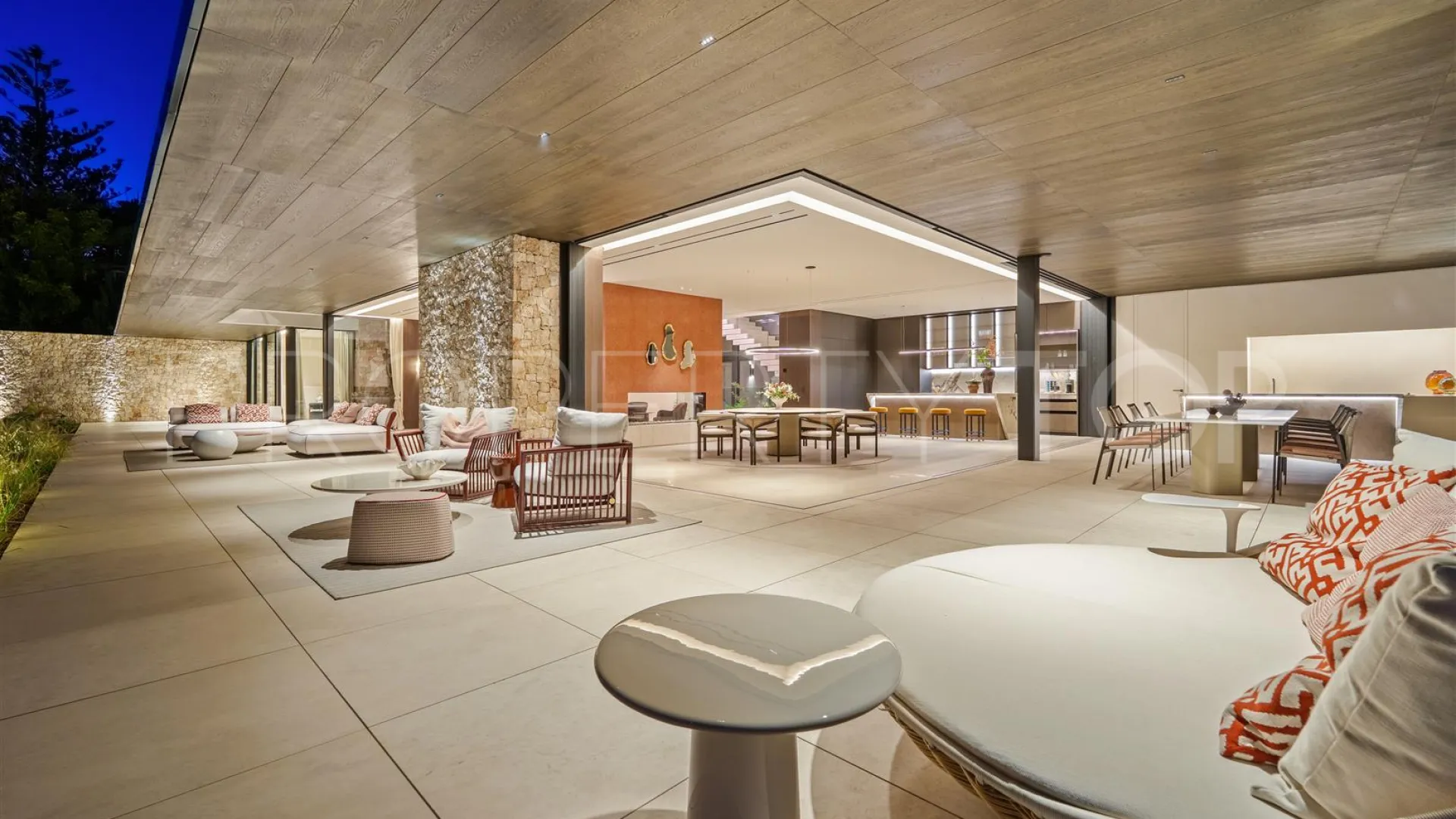 For sale villa in La Quinta with 8 bedrooms