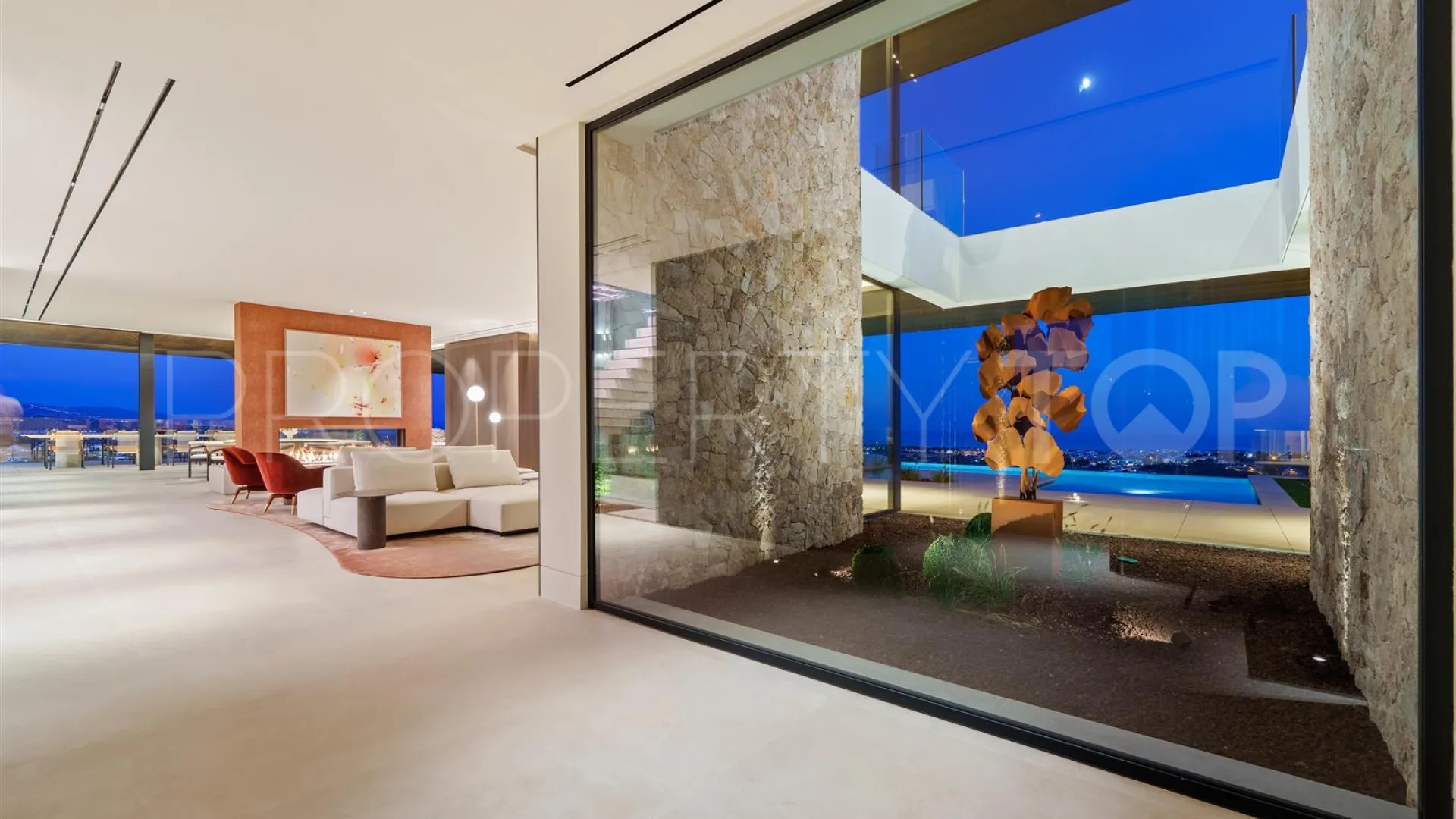 For sale villa in La Quinta with 8 bedrooms
