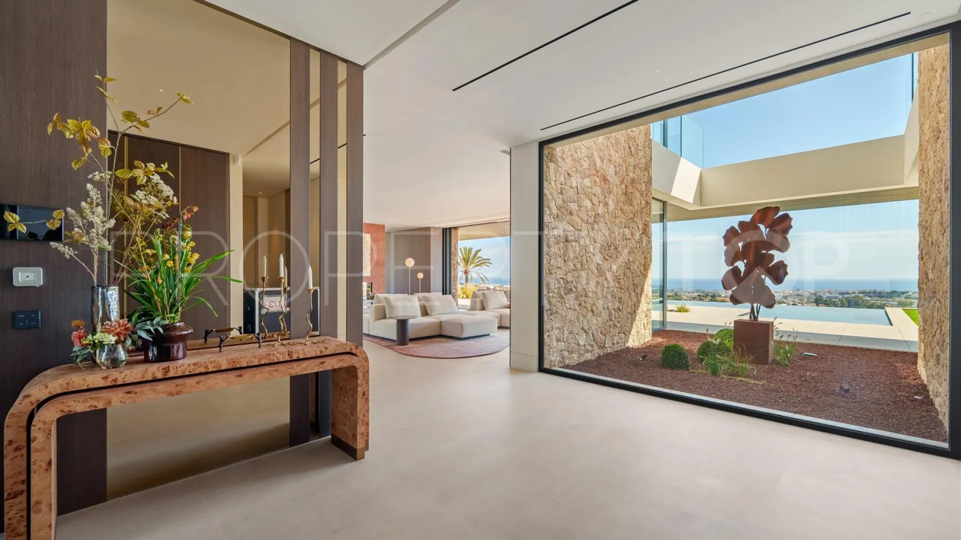 For sale villa in La Quinta with 8 bedrooms
