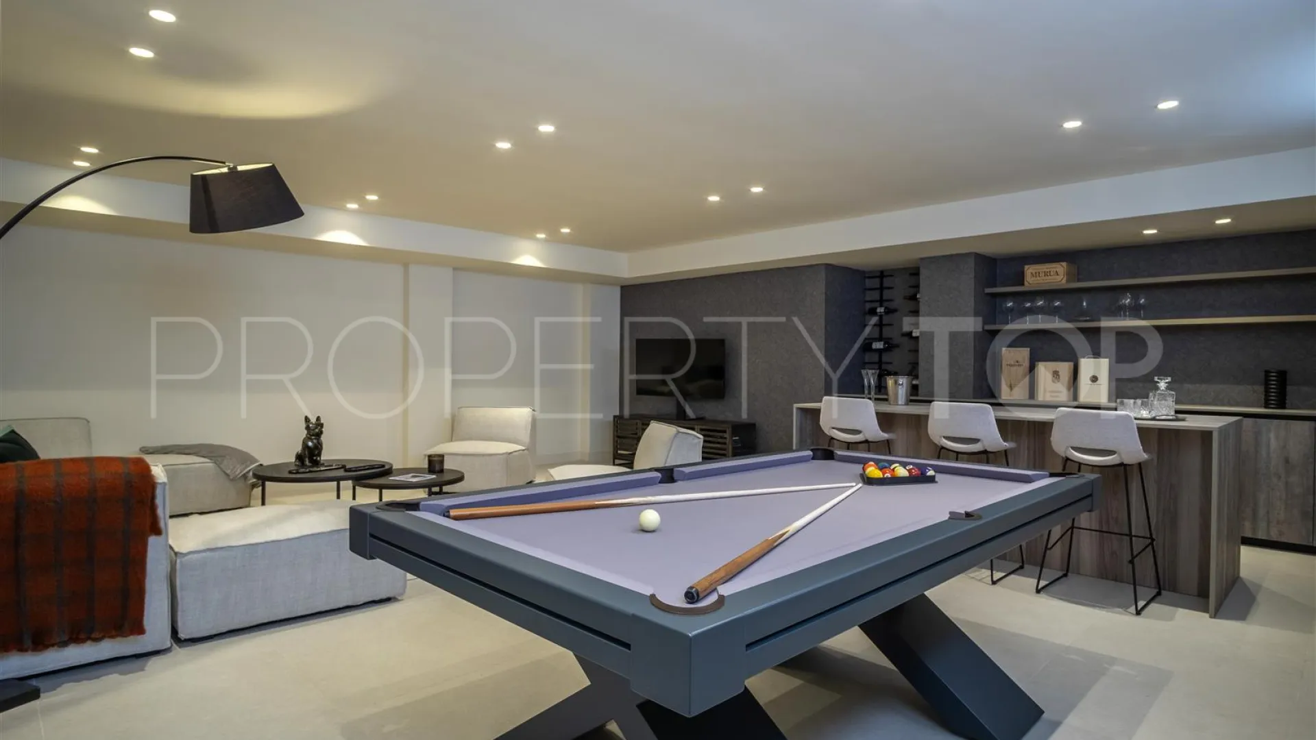 Villa in Estepona East for sale