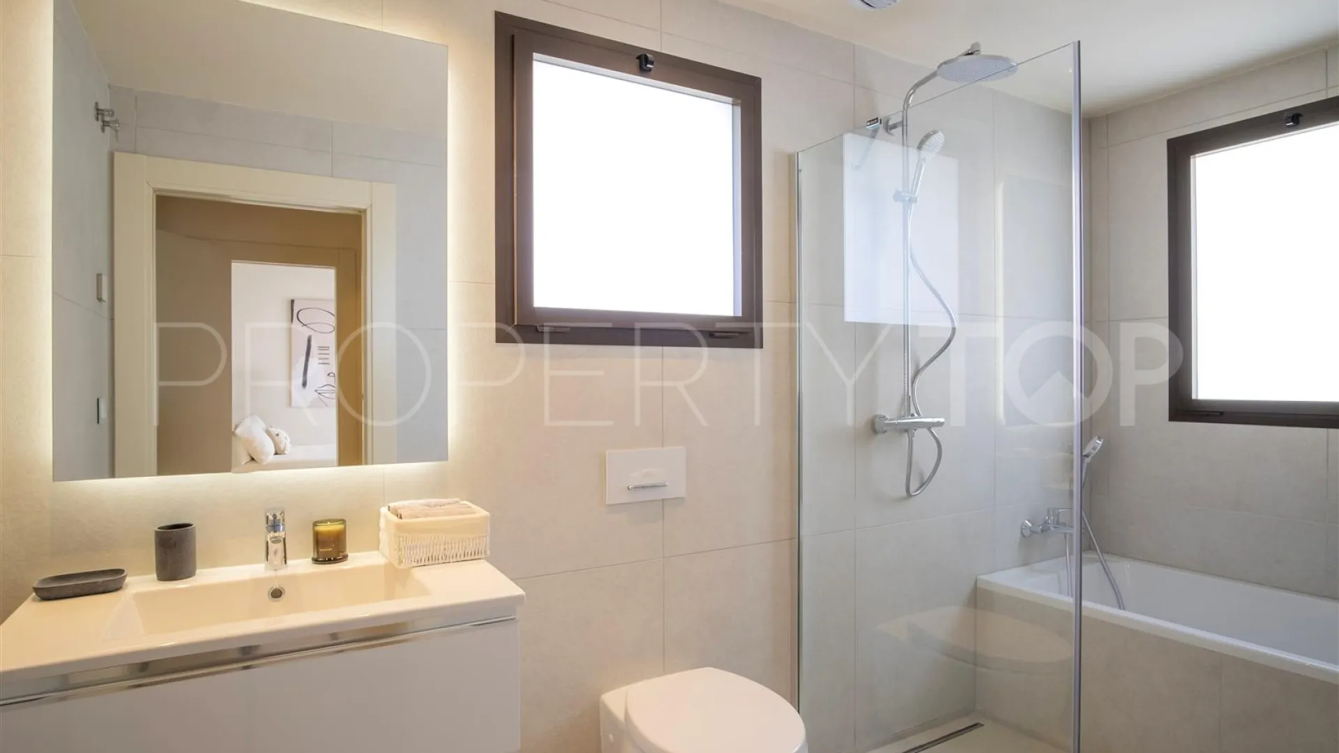 Villa in Estepona East for sale