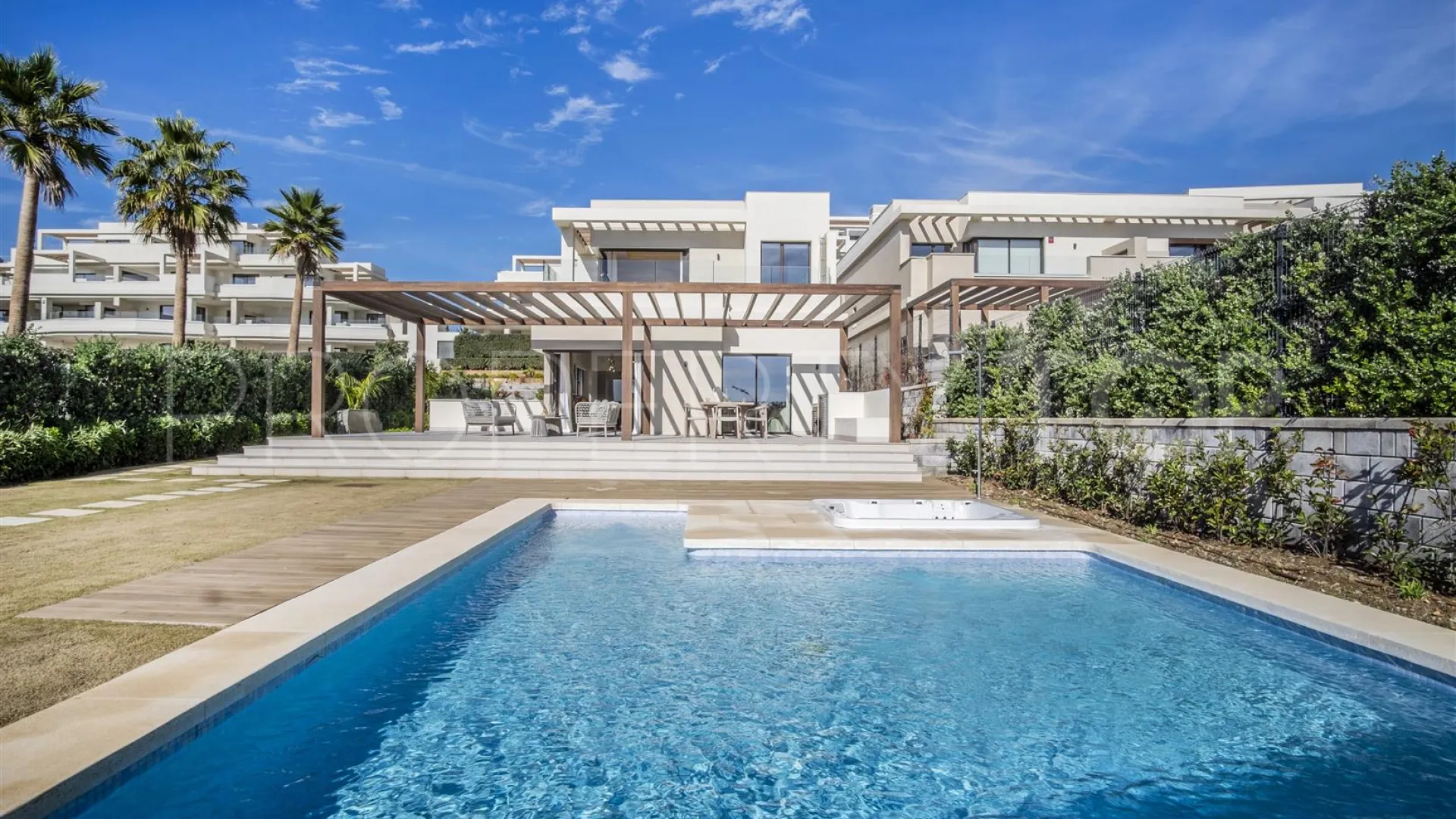 Villa in Estepona East for sale