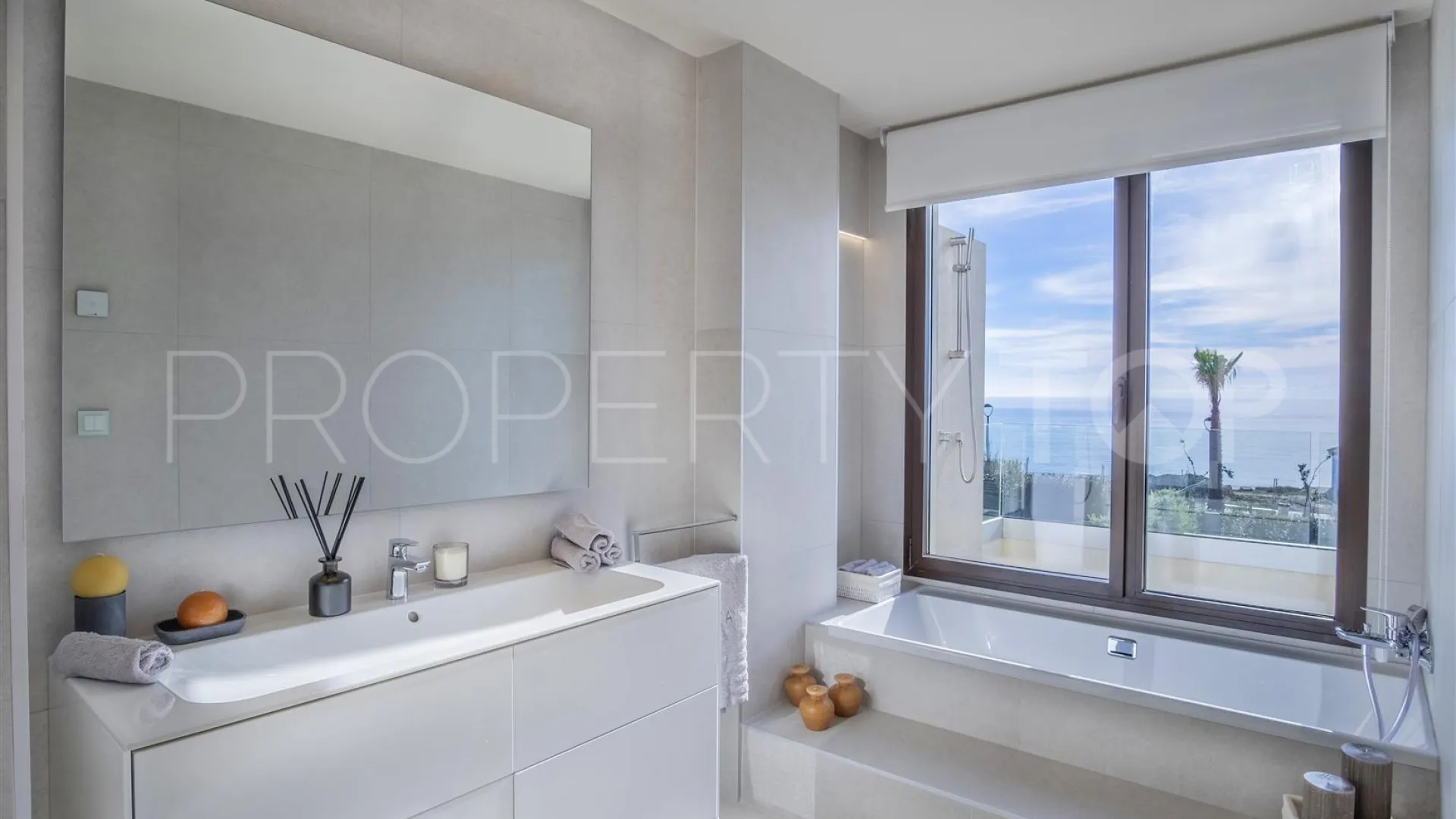Villa in Estepona East for sale