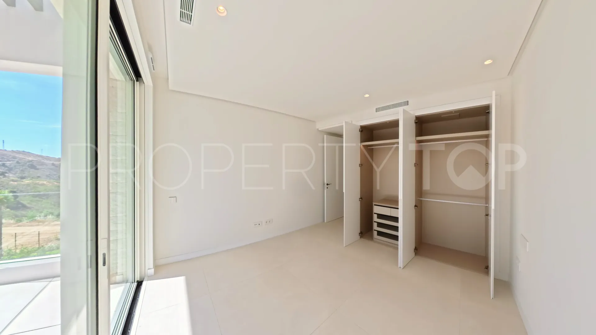 For sale La Mairena ground floor apartment