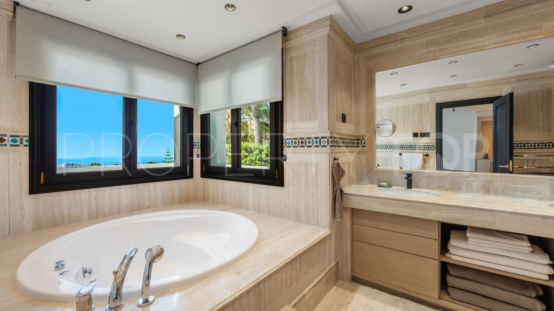 For sale duplex penthouse in Marbella Golden Mile