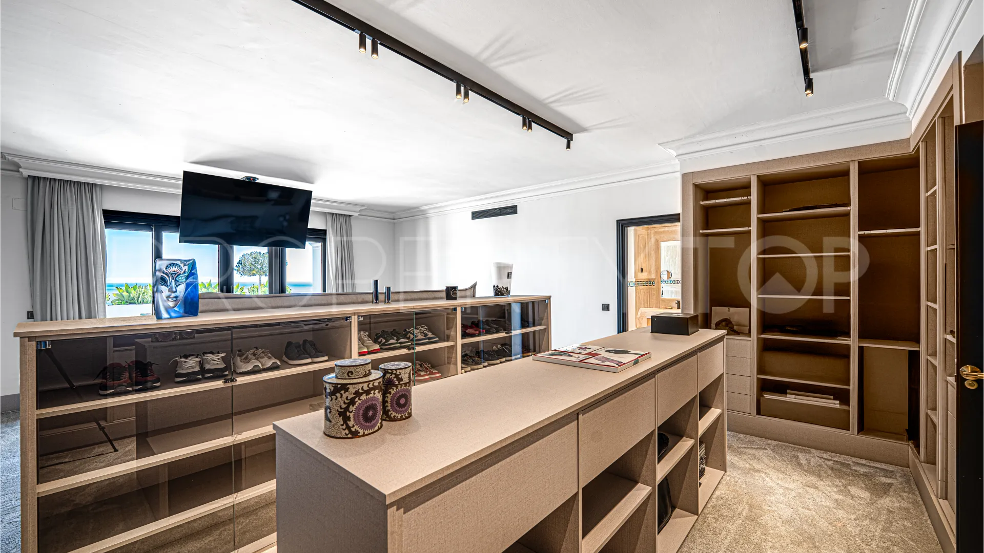For sale duplex penthouse in Marbella Golden Mile