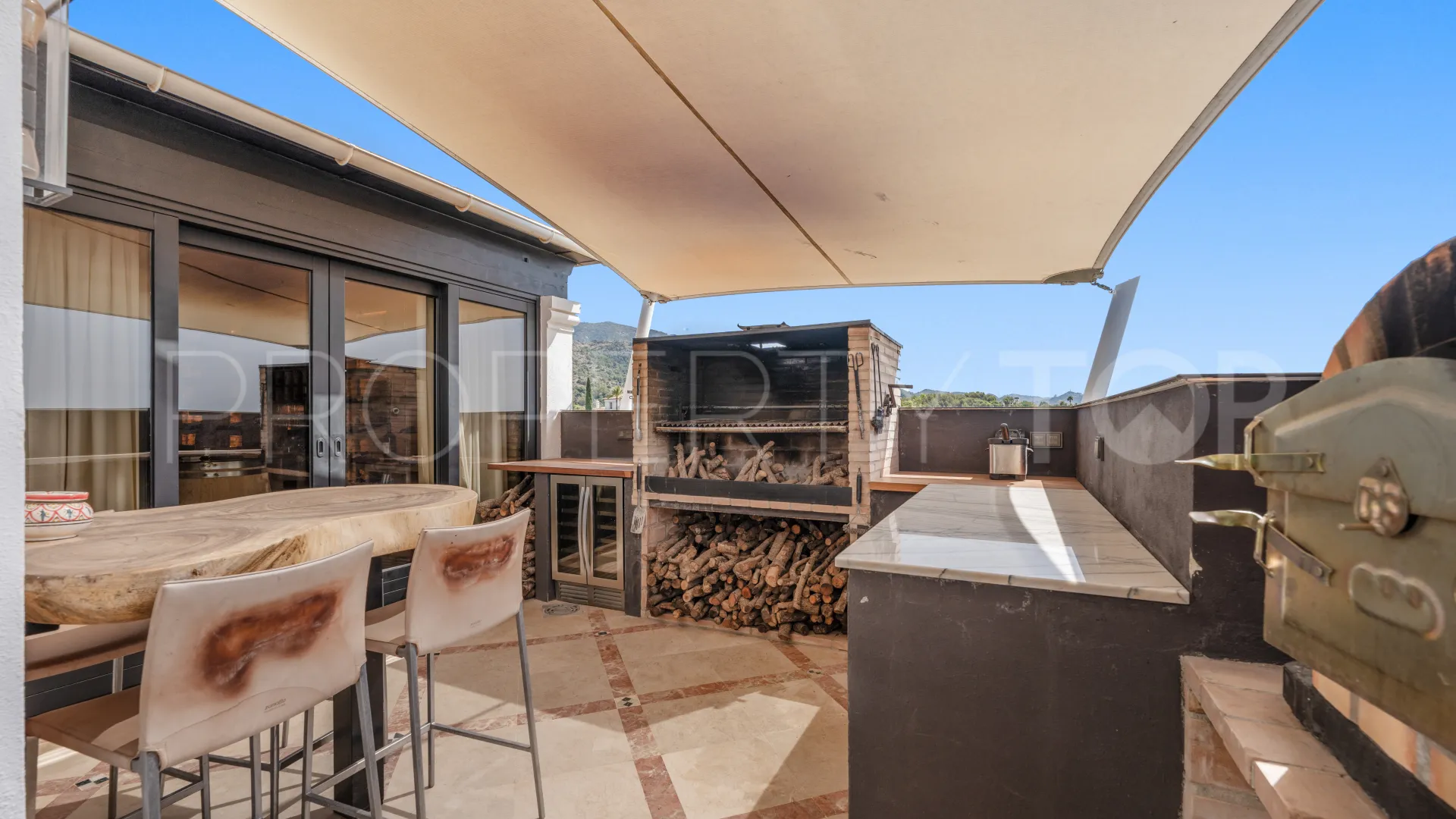 For sale duplex penthouse in Marbella Golden Mile