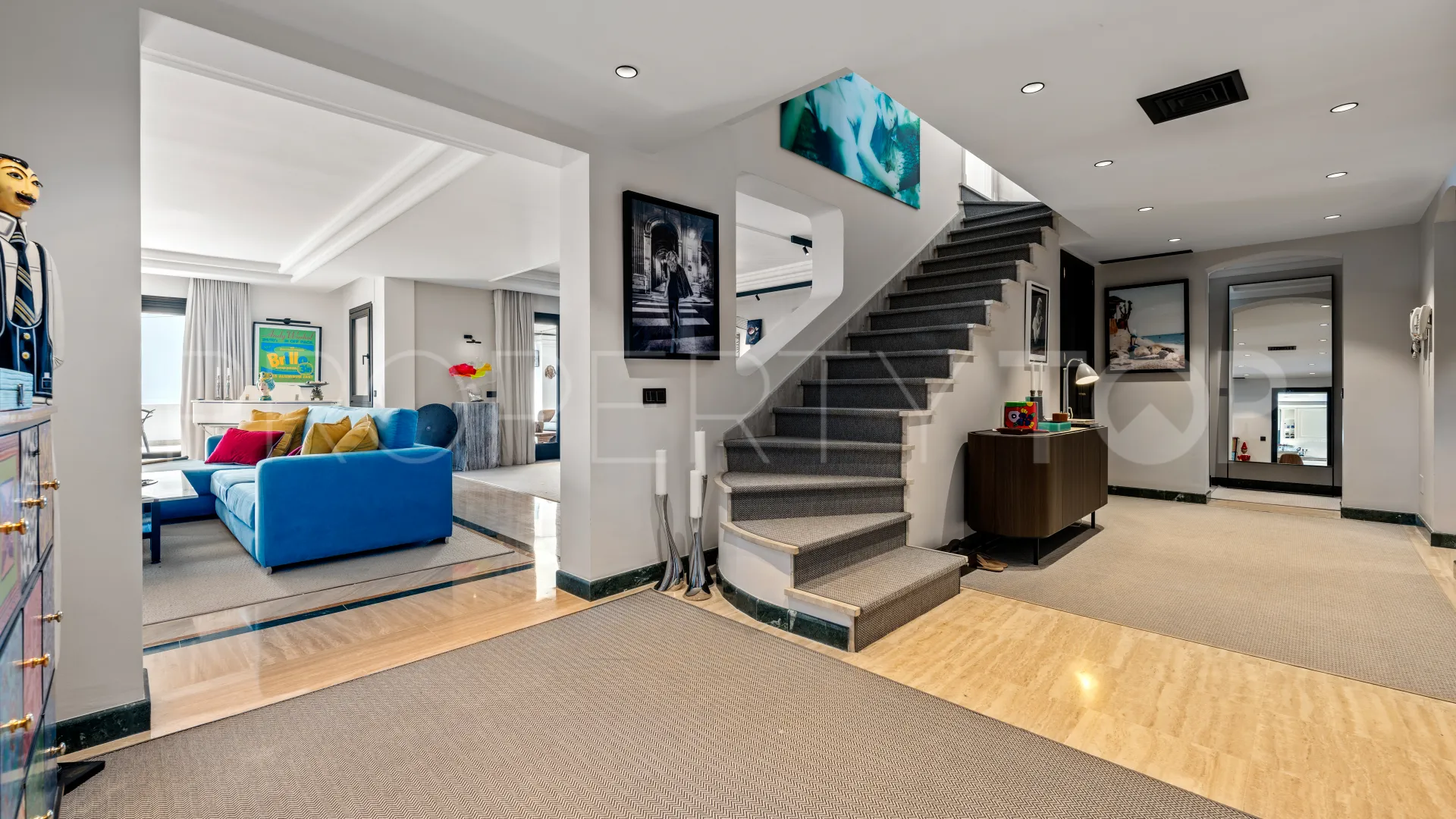 For sale duplex penthouse in Marbella Golden Mile