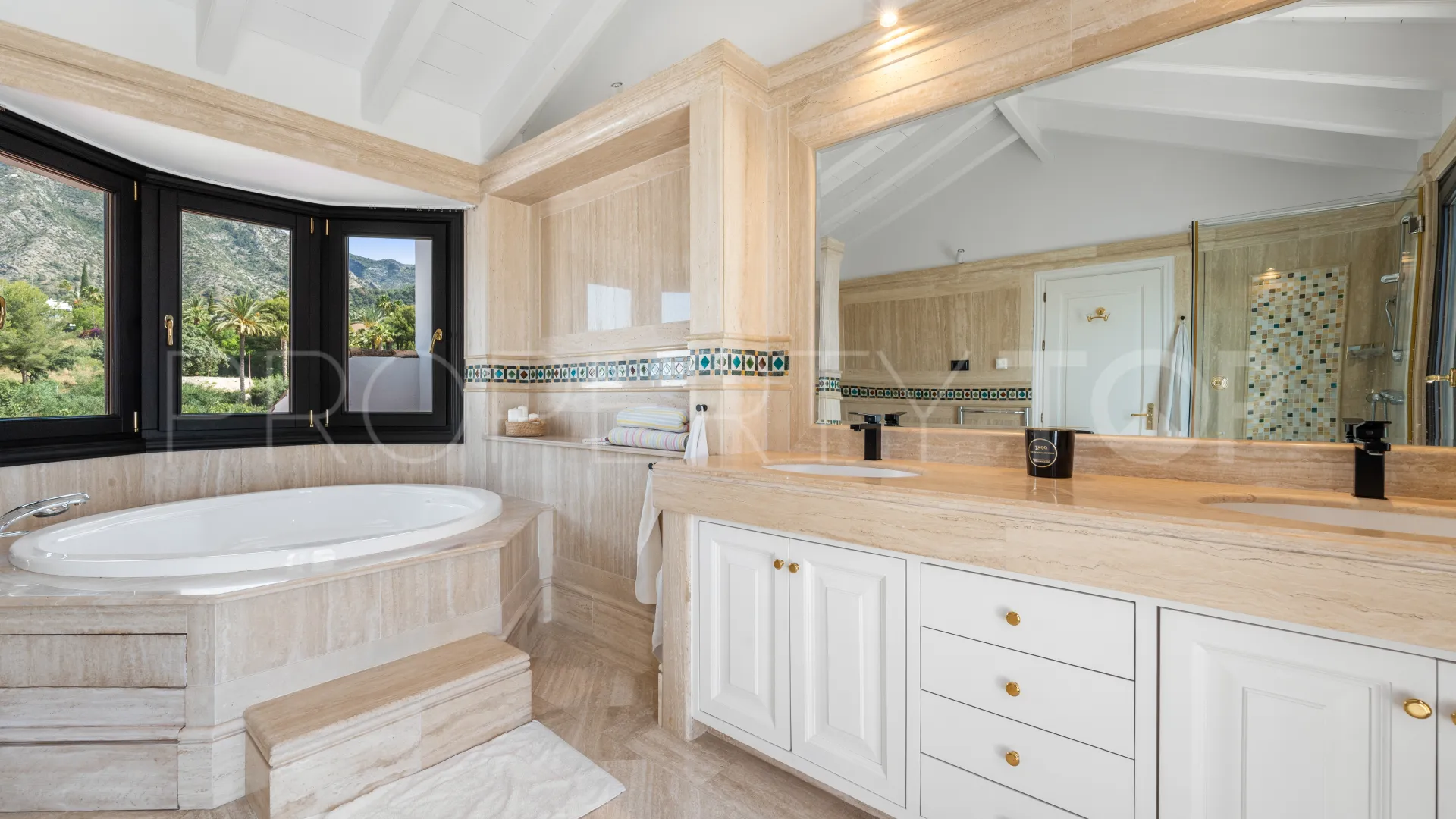For sale duplex penthouse in Marbella Golden Mile