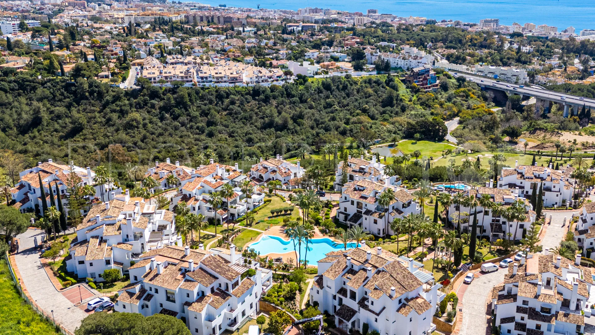 For sale duplex penthouse in Marbella Golden Mile